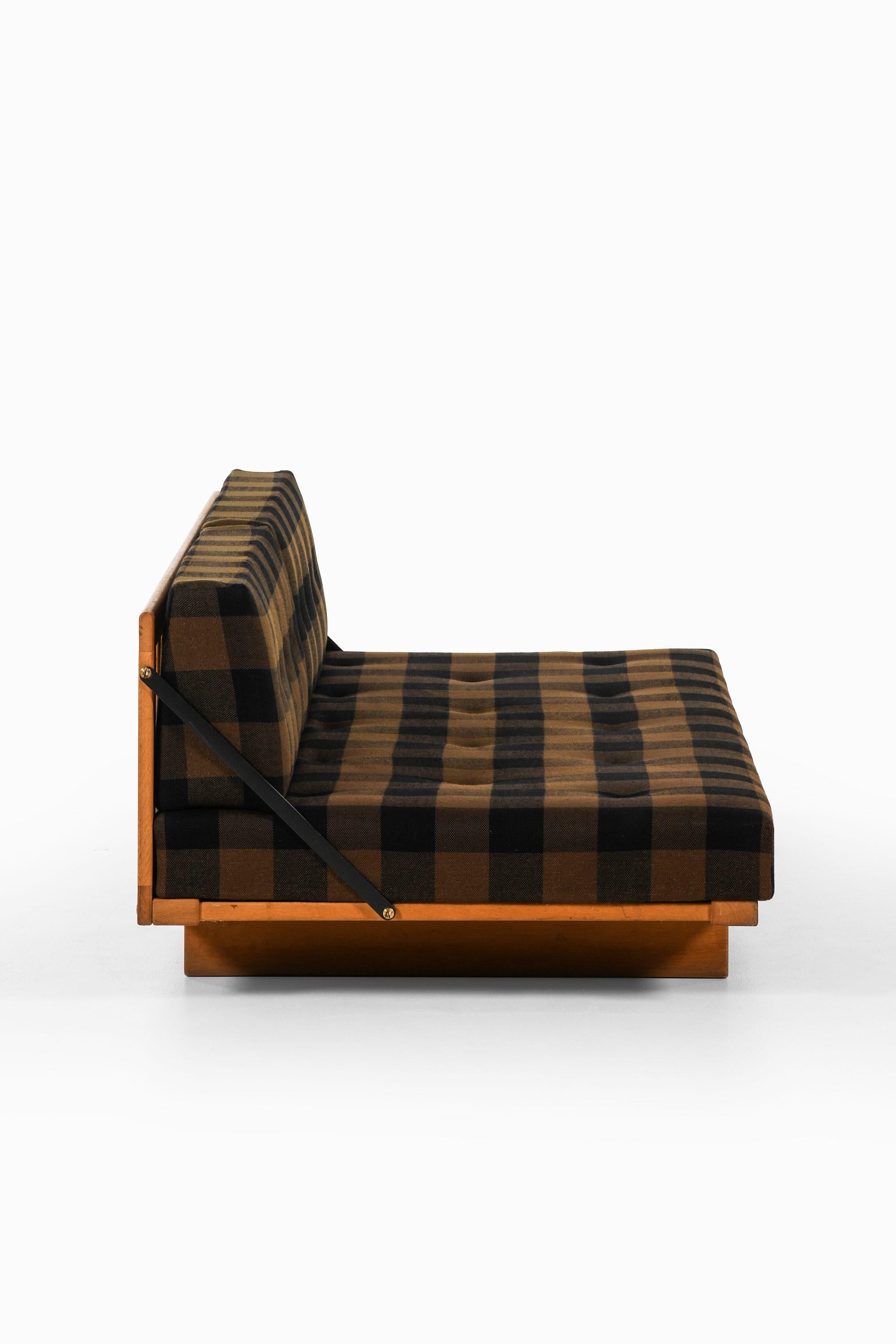 Danish Sofa / Daybed in Oak, Brass and Original Fabric by Børge Mogensen, 1950's For Sale
