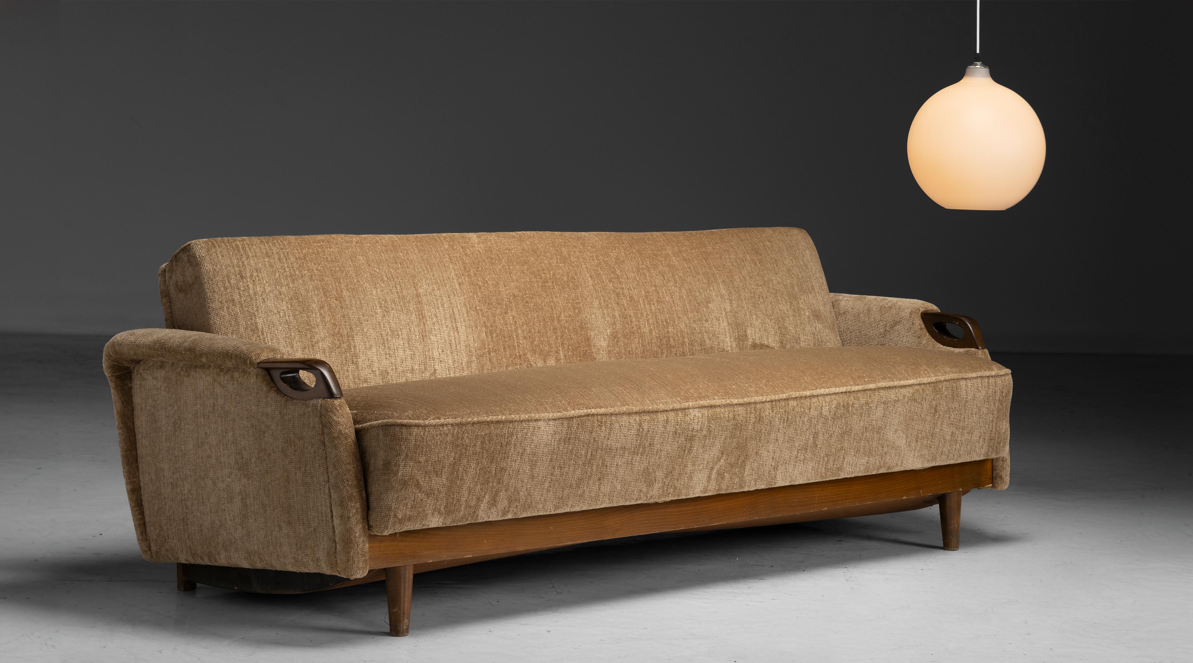 Sofa / Daybed in Pierre Frey Chenille
Europe circa 1960
Convertible sofa newly upholstered in Palladio fabric by Pierre Frey.
84”L x 34”d x 29”h x 17”seat
Ref. SOFA284