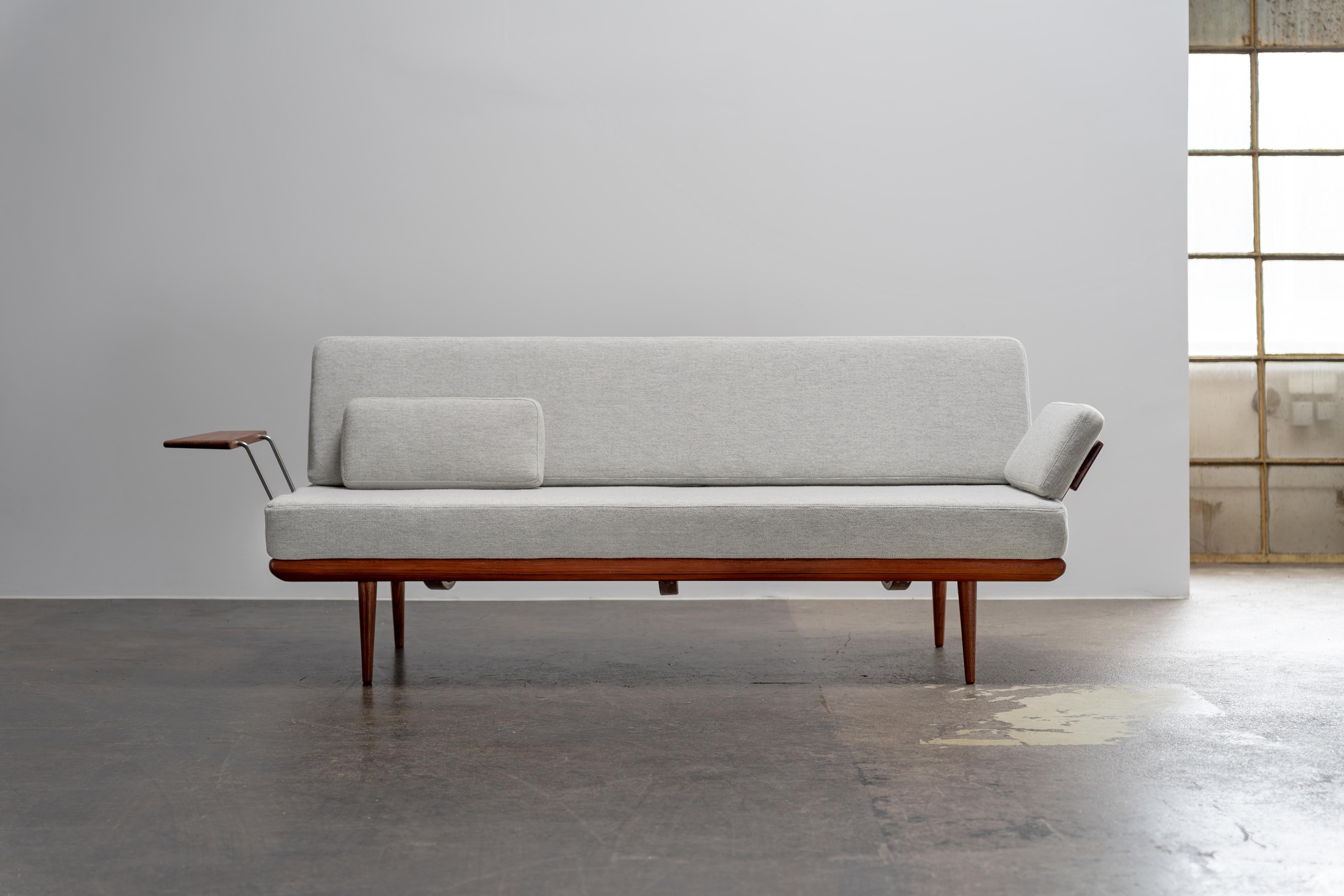 Sofa / Daybed 