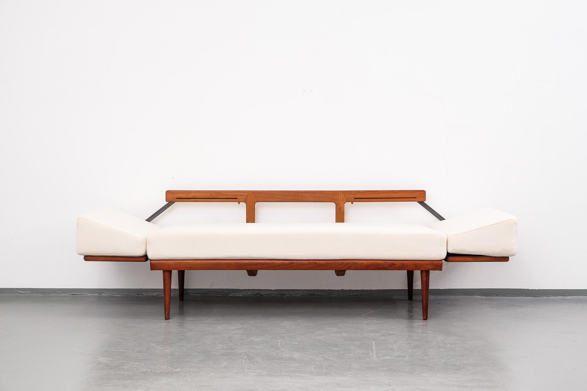 Canapé ou lit de repos modèle FD451 par Peter Hvidt & Orla Mølgaard Nielsen, années 50 5