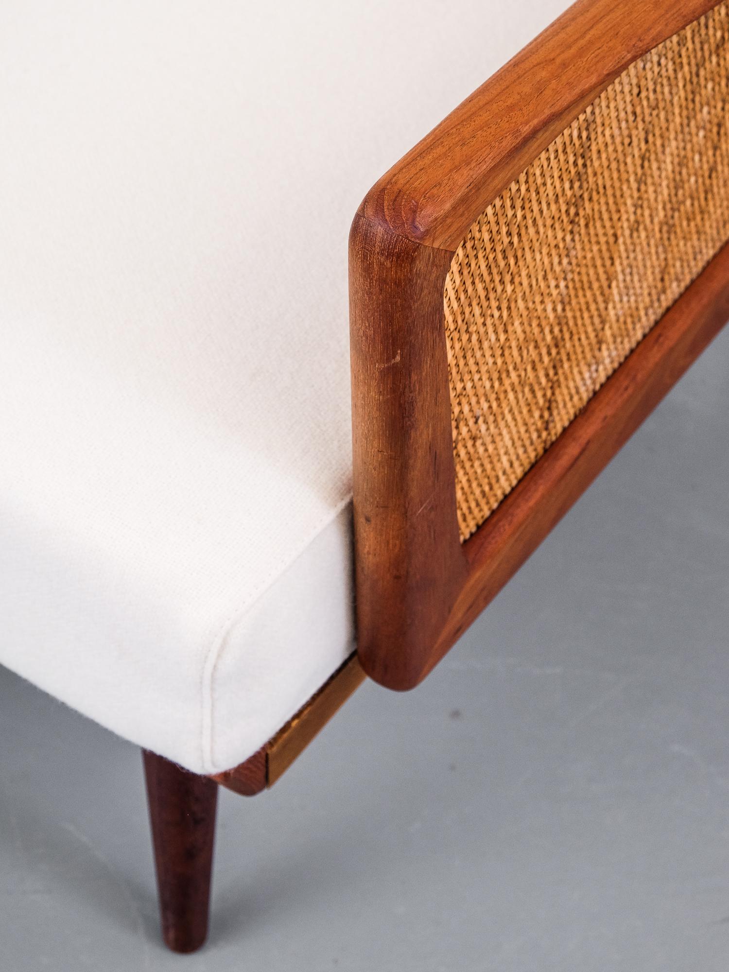 Canapé ou lit de repos modèle FD451 par Peter Hvidt & Orla Mølgaard Nielsen, années 50 Bon état à Karis, Nyland