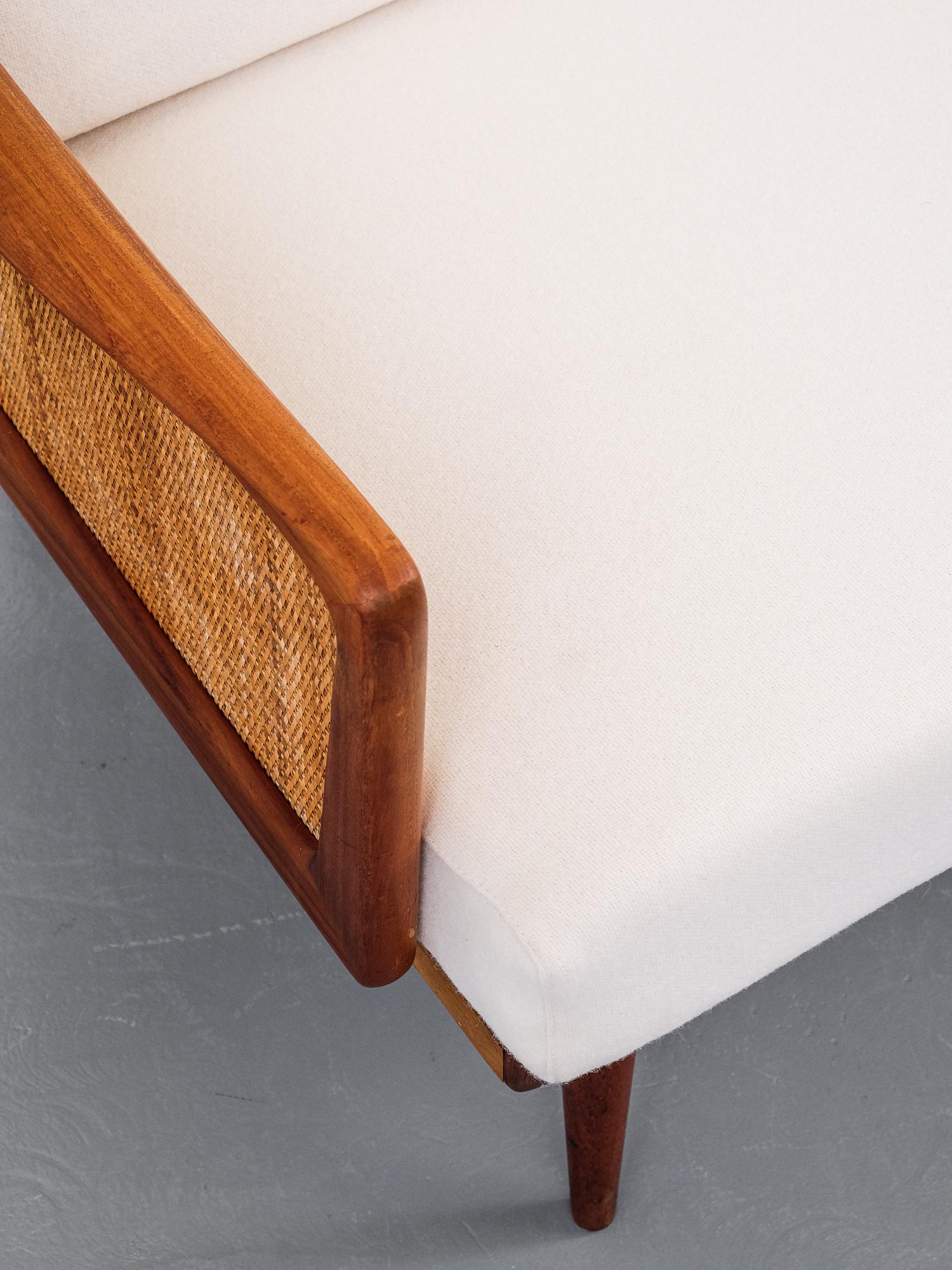 Canapé ou lit de repos modèle FD451 par Peter Hvidt & Orla Mølgaard Nielsen, années 50 1