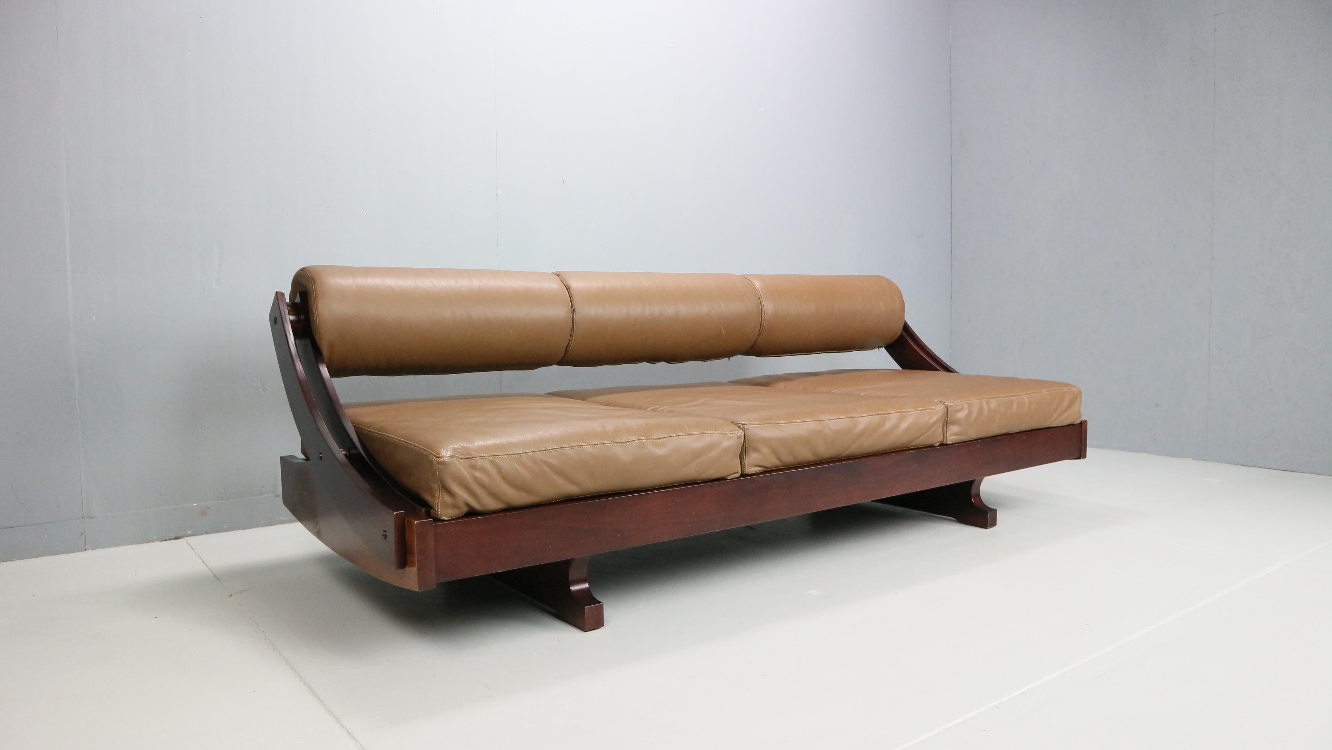 Sofá-cama modelo GS195 diseñado por Gianni Songia para Sormani, Italia 1963. Moderno de mediados de siglo en venta