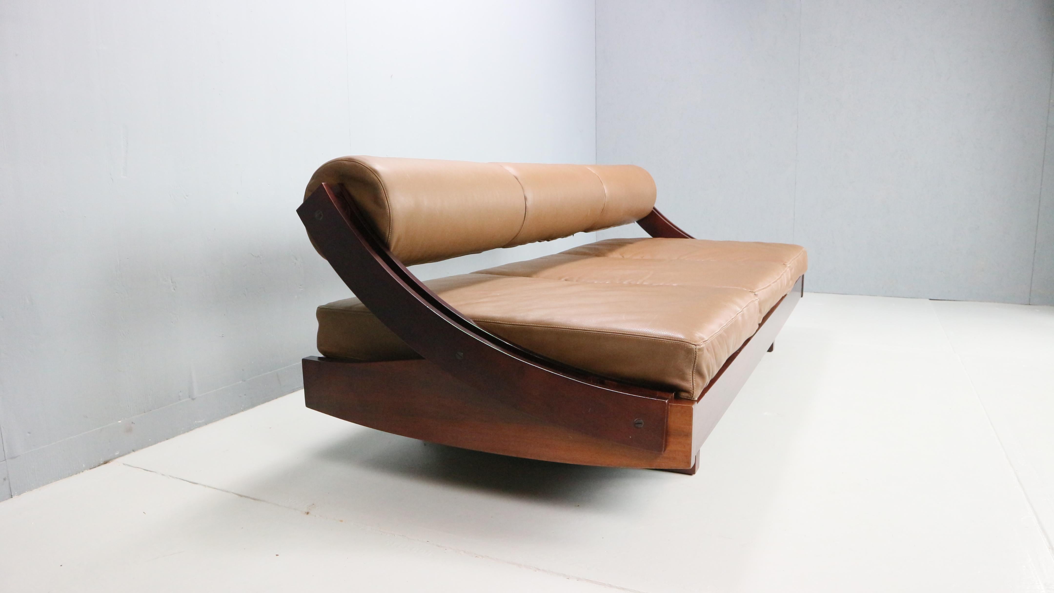 Sofá-cama modelo GS195 diseñado por Gianni Songia para Sormani, Italia 1963. Italiano en venta