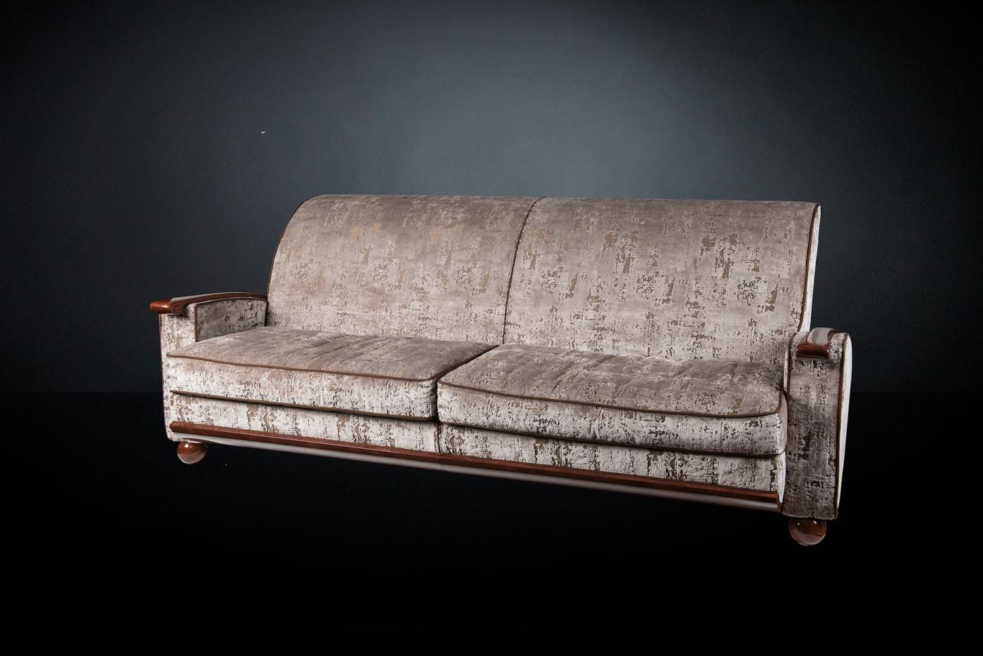 Sofa Deco, Made in Italy In New Condition For Sale In Treviso, Treviso