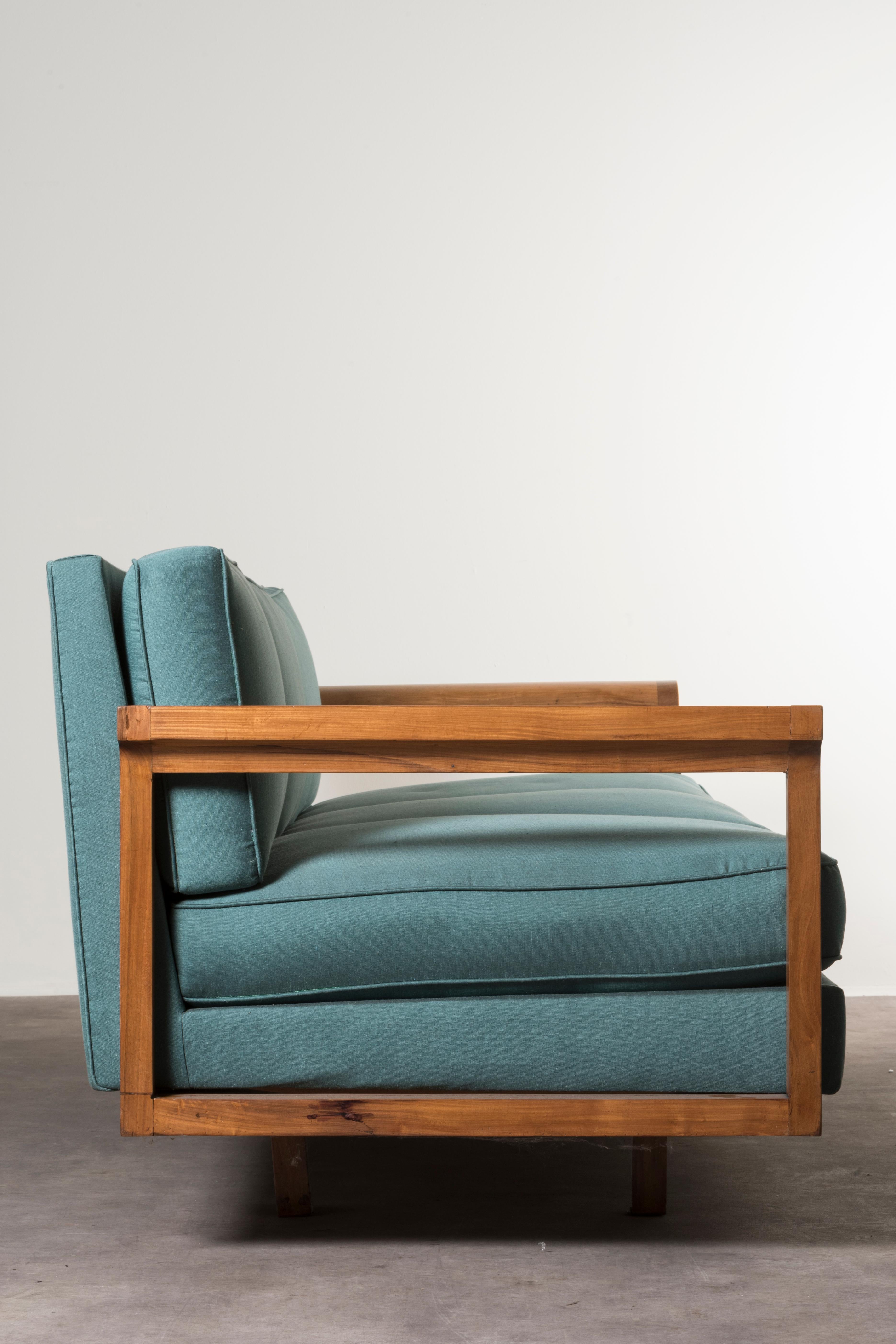 Wood 1950 Branco e Preto-Sofa wood fabric upholstery Manufactured by Paubrà For Sale