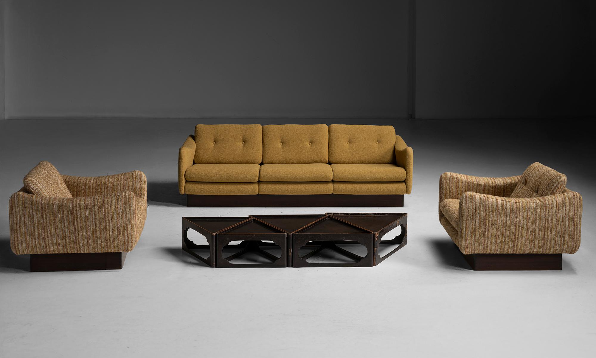 Mid-20th Century Sofa, England circa 1960 For Sale