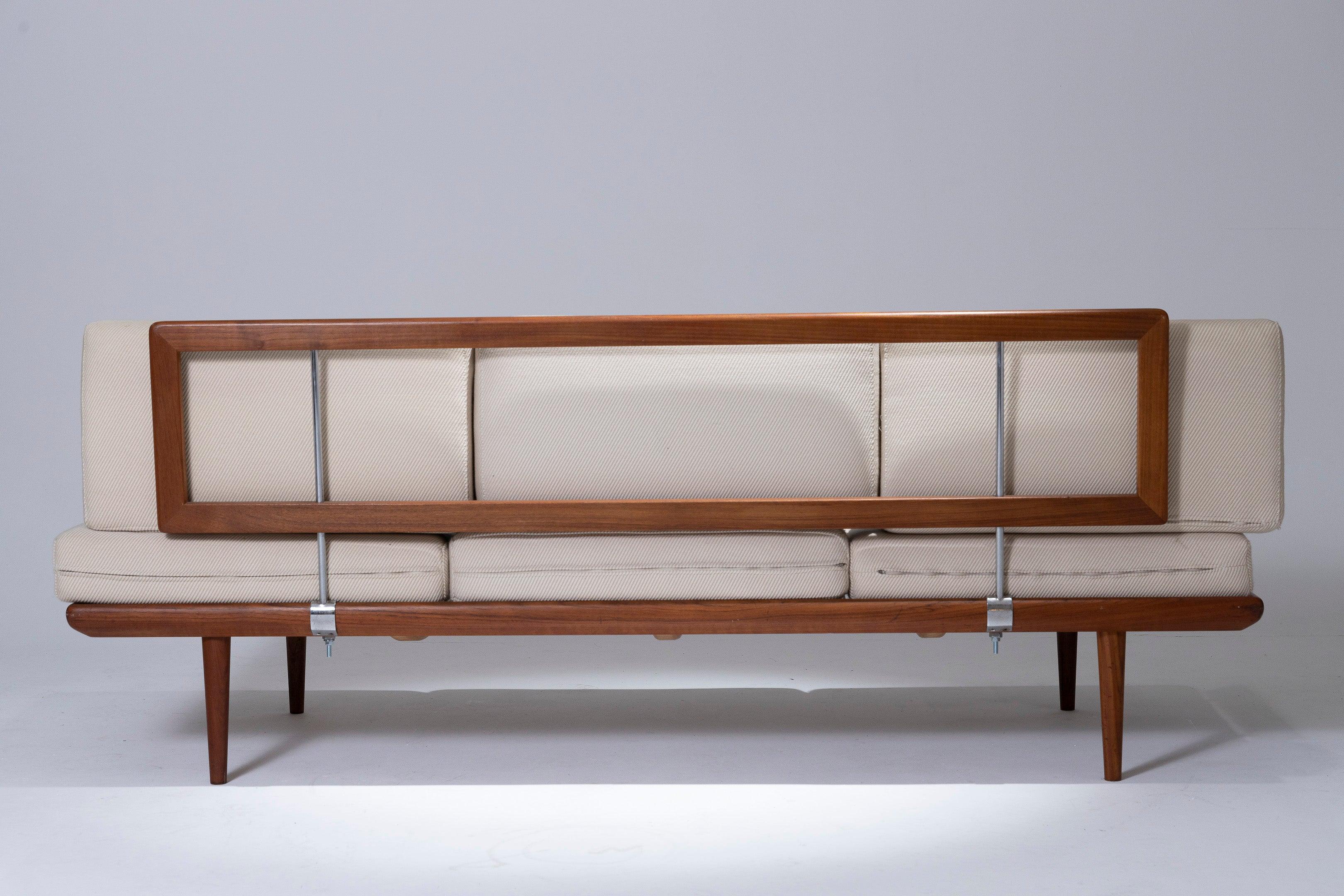 Sofa “FD417 Minerva” Peter Hvidt & Orla Molgaard-Nielsen 5