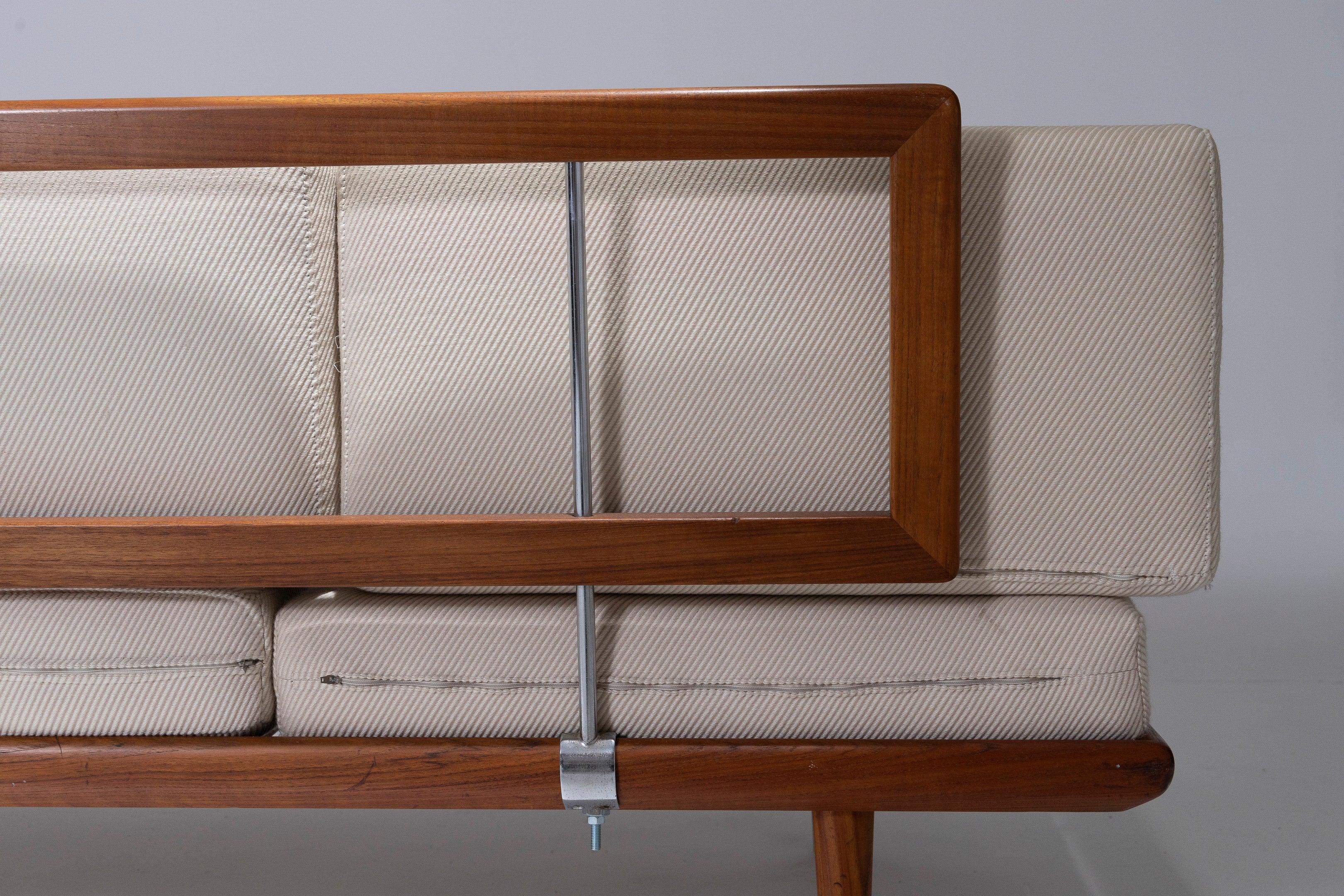 Sofa “FD417 Minerva” Peter Hvidt & Orla Molgaard-Nielsen 7