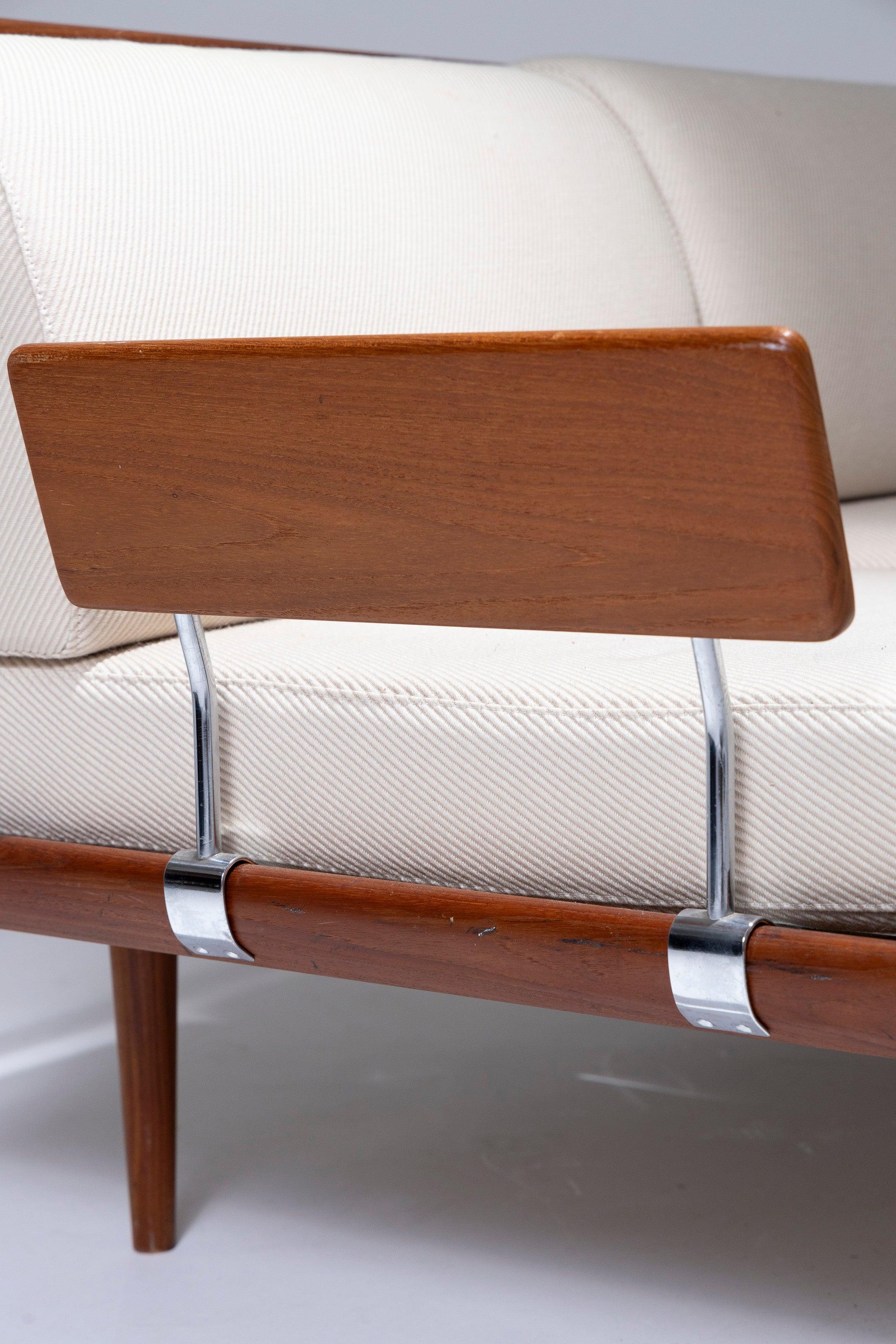 Sofa “FD417 Minerva” Peter Hvidt & Orla Molgaard-Nielsen 12