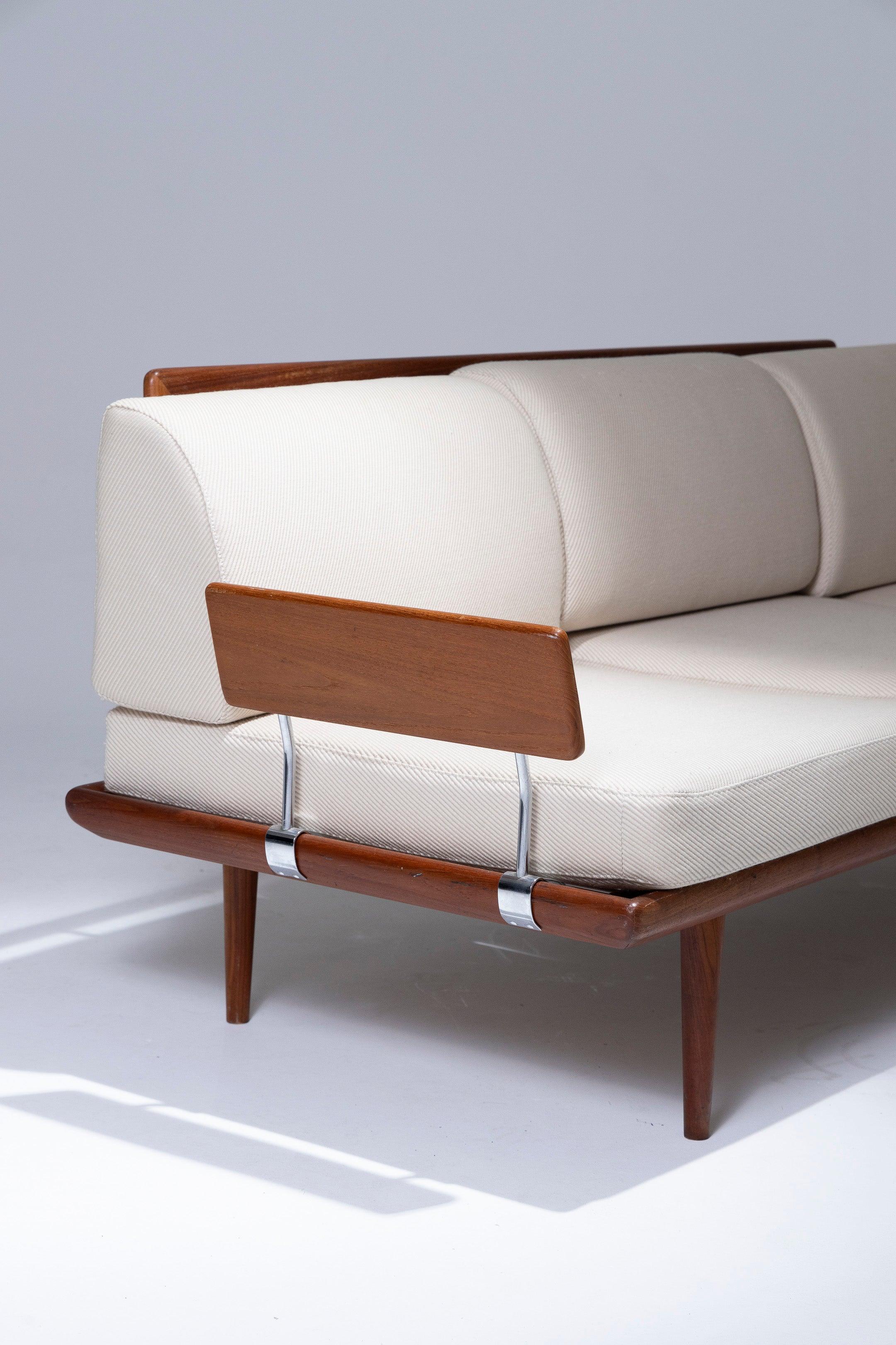 Sofa “FD417 Minerva” Peter Hvidt & Orla Molgaard-Nielsen 14