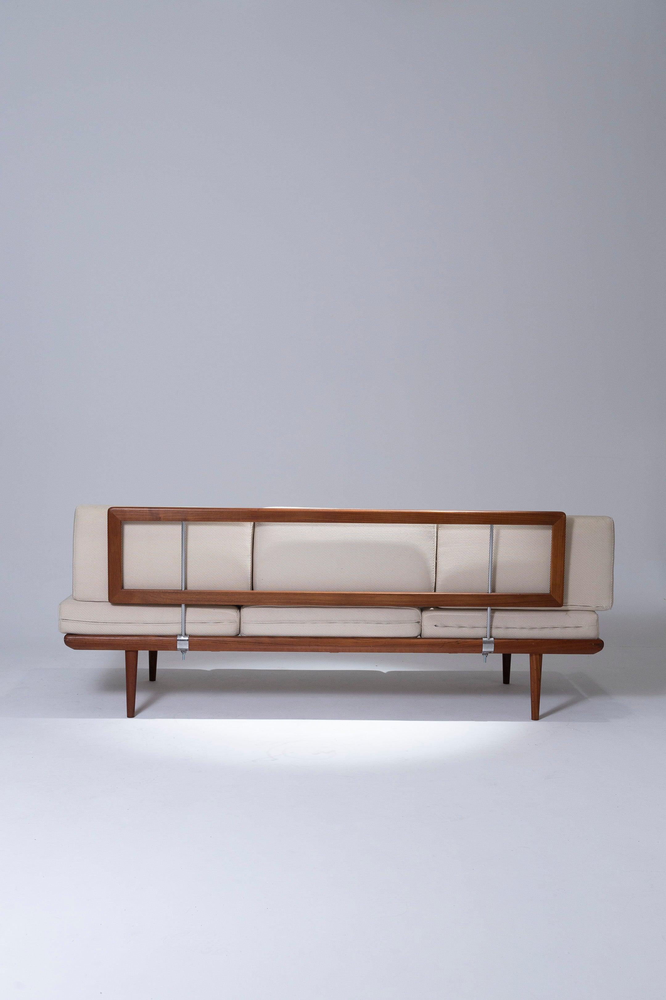 Sofa “FD417 Minerva” Peter Hvidt & Orla Molgaard-Nielsen 2