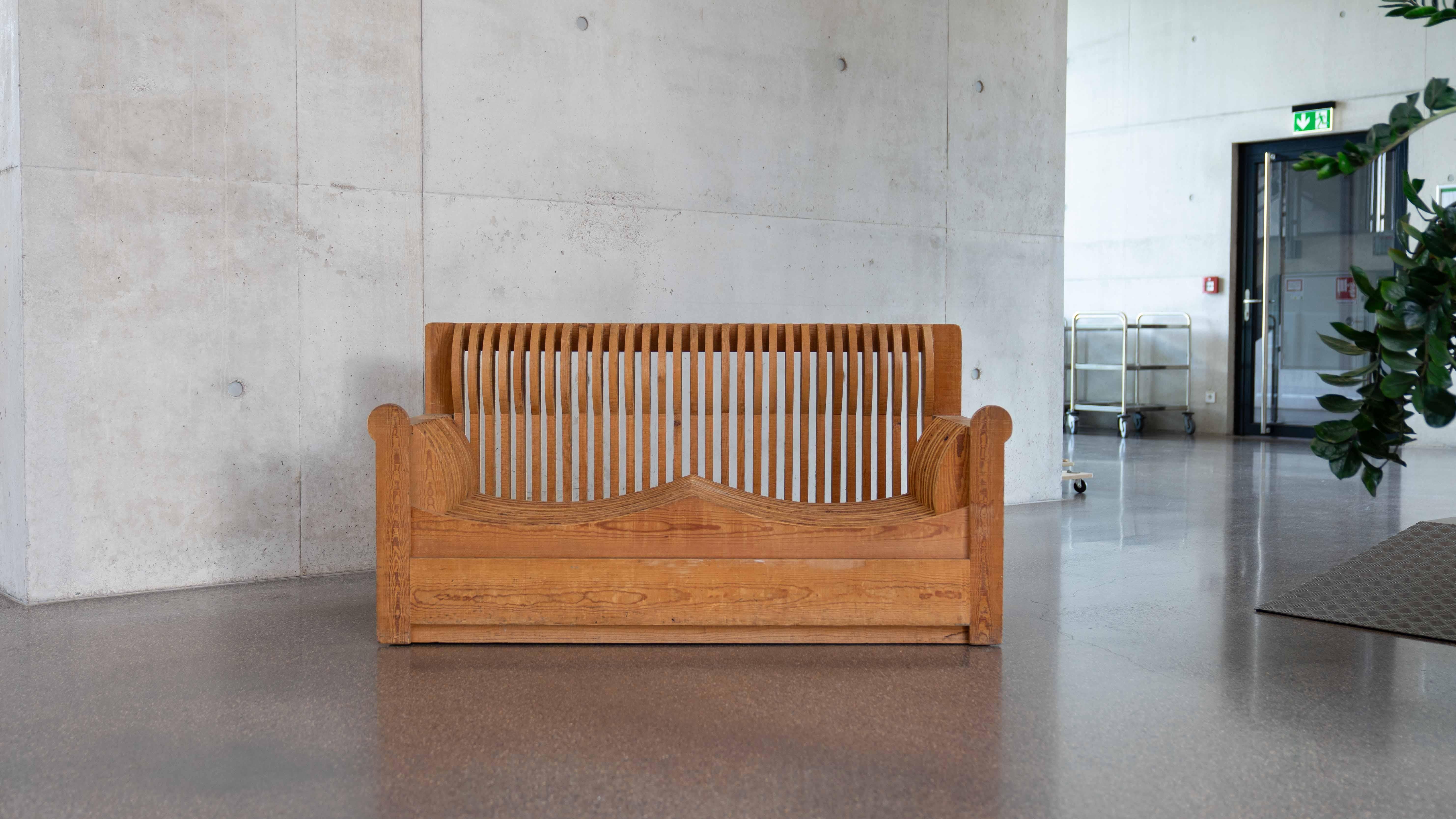 italien Sofa de la série Mobili nella Valle de Mario Ceroli pour Poltronova en vente