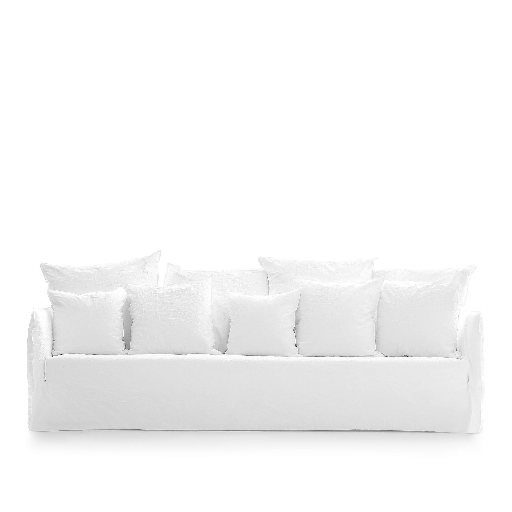 Gervasoni Ghost 114 – Sofa
Design: Paola Navone

Ghost 114 is a generously proportioned sofa from the versatile Ghost collection. Compared to Ghost 14, it offers a deeper seat (100 cm instead of 85 cm), designed for lounging, relaxing, and enjoying