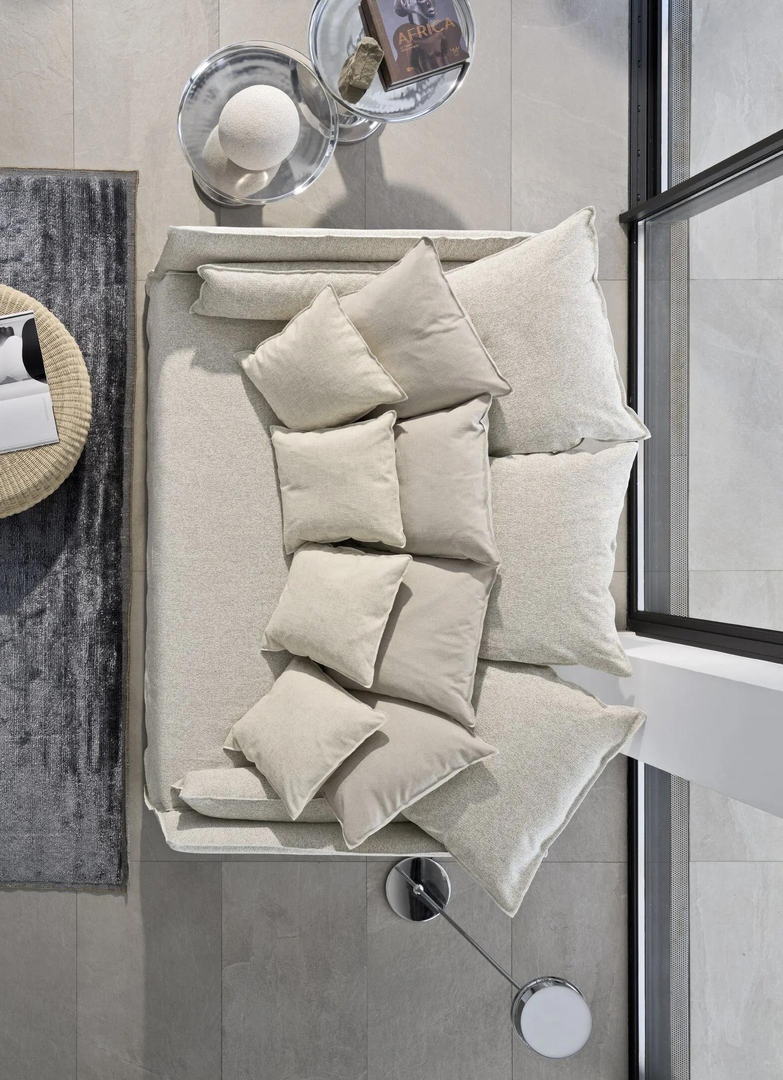 Periodo contemporaneo Sofa Gervasoni Ghost 16 design Paola Navone – Extra Deep Seating in vendita