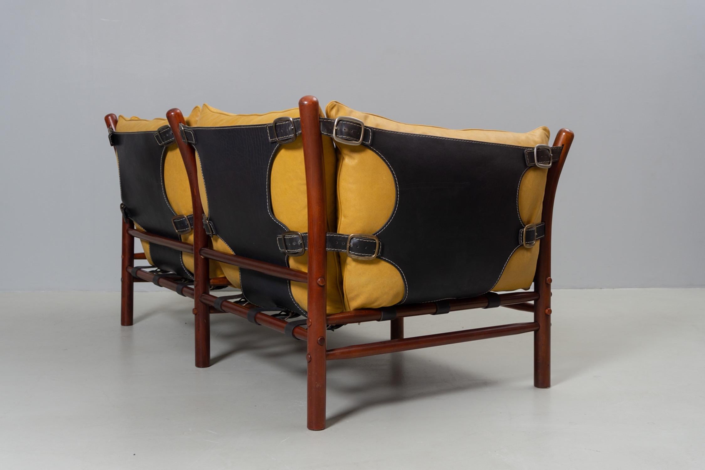 Moderne Canapé « Illona » en cuir jaune d'Arne Norell, 1968 en vente