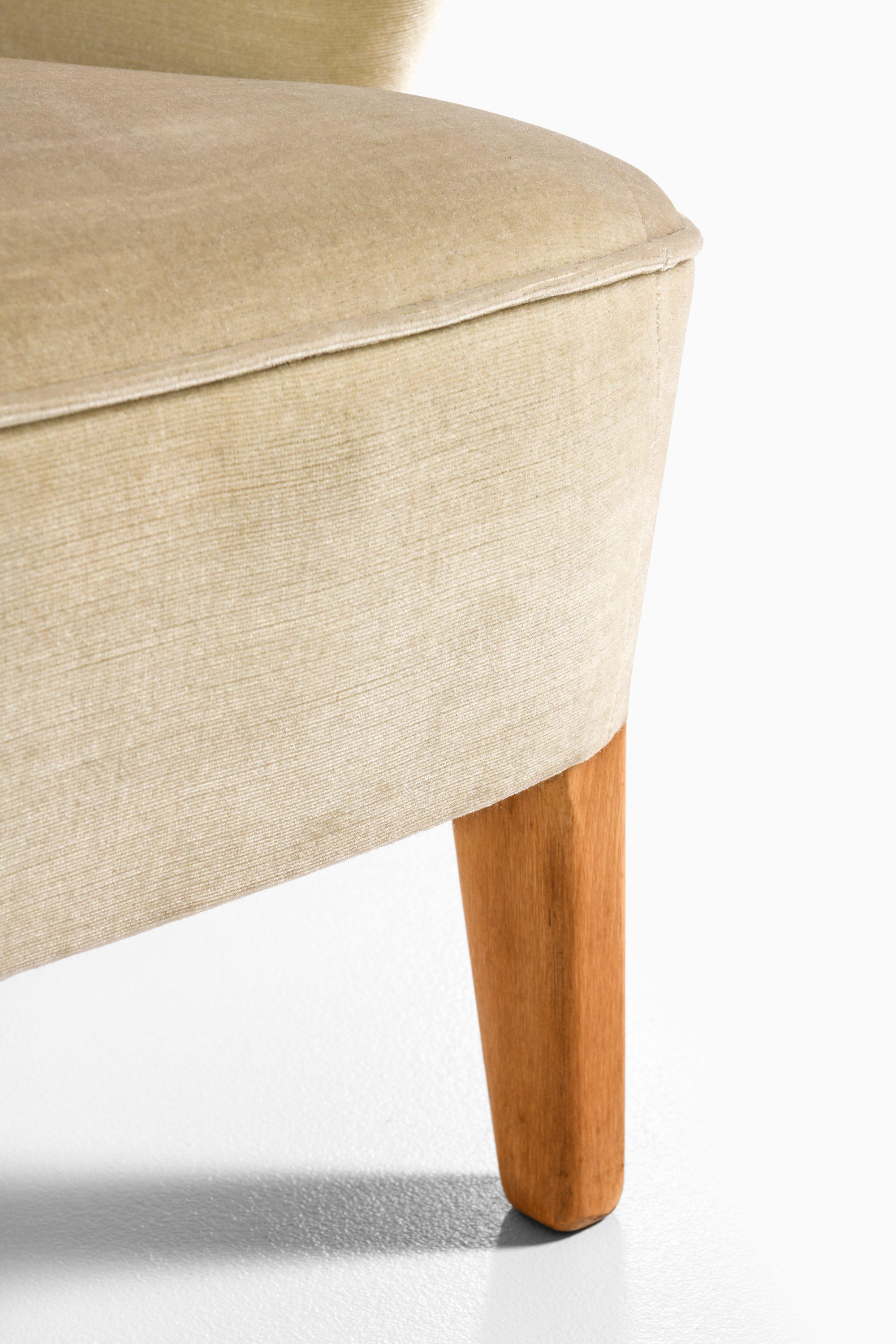 Sofa in Eschenbeinen mit originalem Samt-Mohair-Stoff von Flemming Lassen, 1940er Jahre (20. Jahrhundert) im Angebot