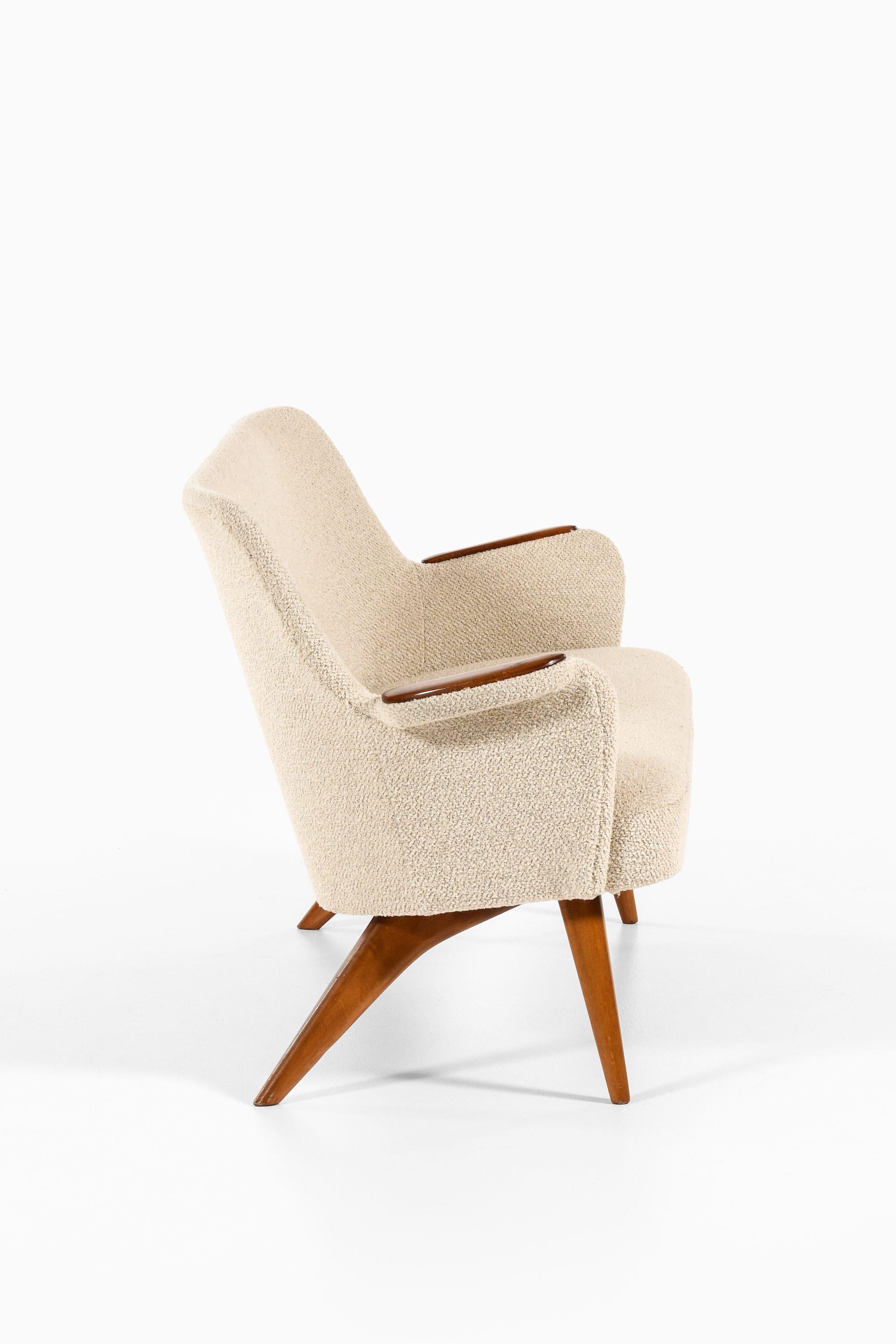 Canapé en bouleau récemment retapissé en tissu de laine par Carl Gustaf Hiort Af Ornäs, années 1950

Informations supplémentaires :
MATERIAL : Bouleau, nouvellement rembourré en tissu de laine.
Style : Milieu du siècle, Scandinave
Rare modèle de