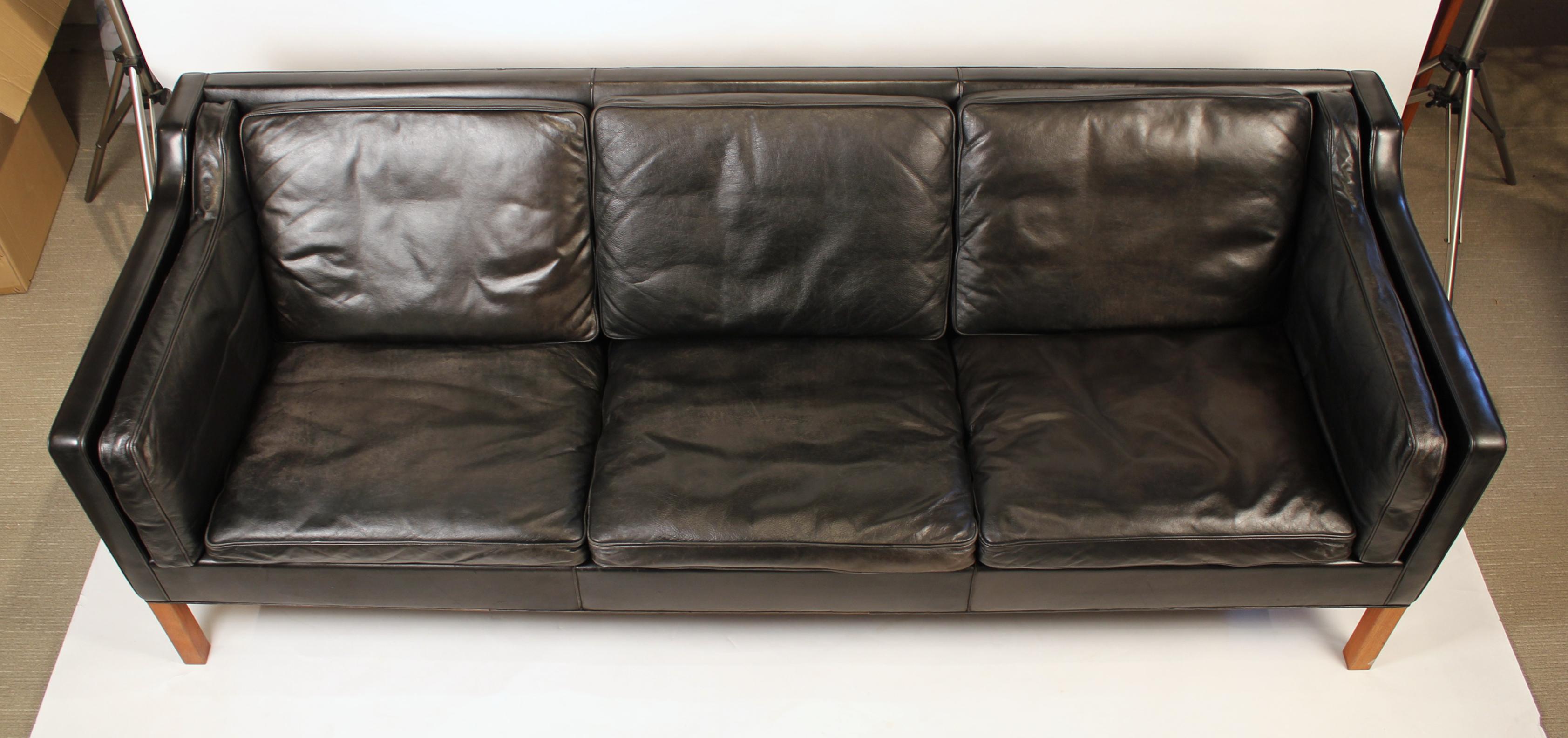 Sofa in Black Leather by Borge Mogensen 4