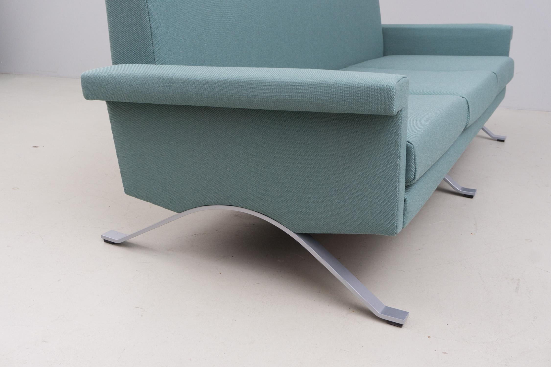 Sofa in Grey-Green, Model '875', Ico Parisi, 1960 In Excellent Condition For Sale In Berlin, DE