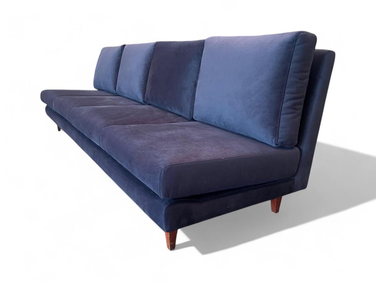 Mid-Century Modern Sofa in Hardwood & Loose Cushions in Blue Velvet, Joaquim Tenreiro For Sale