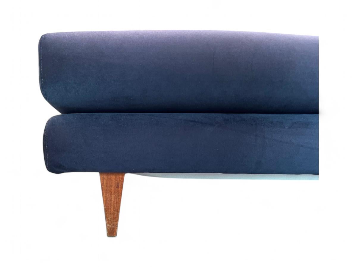 Sofa in Hardwood & Loose Cushions in Blue Velvet, Joaquim Tenreiro For Sale 2