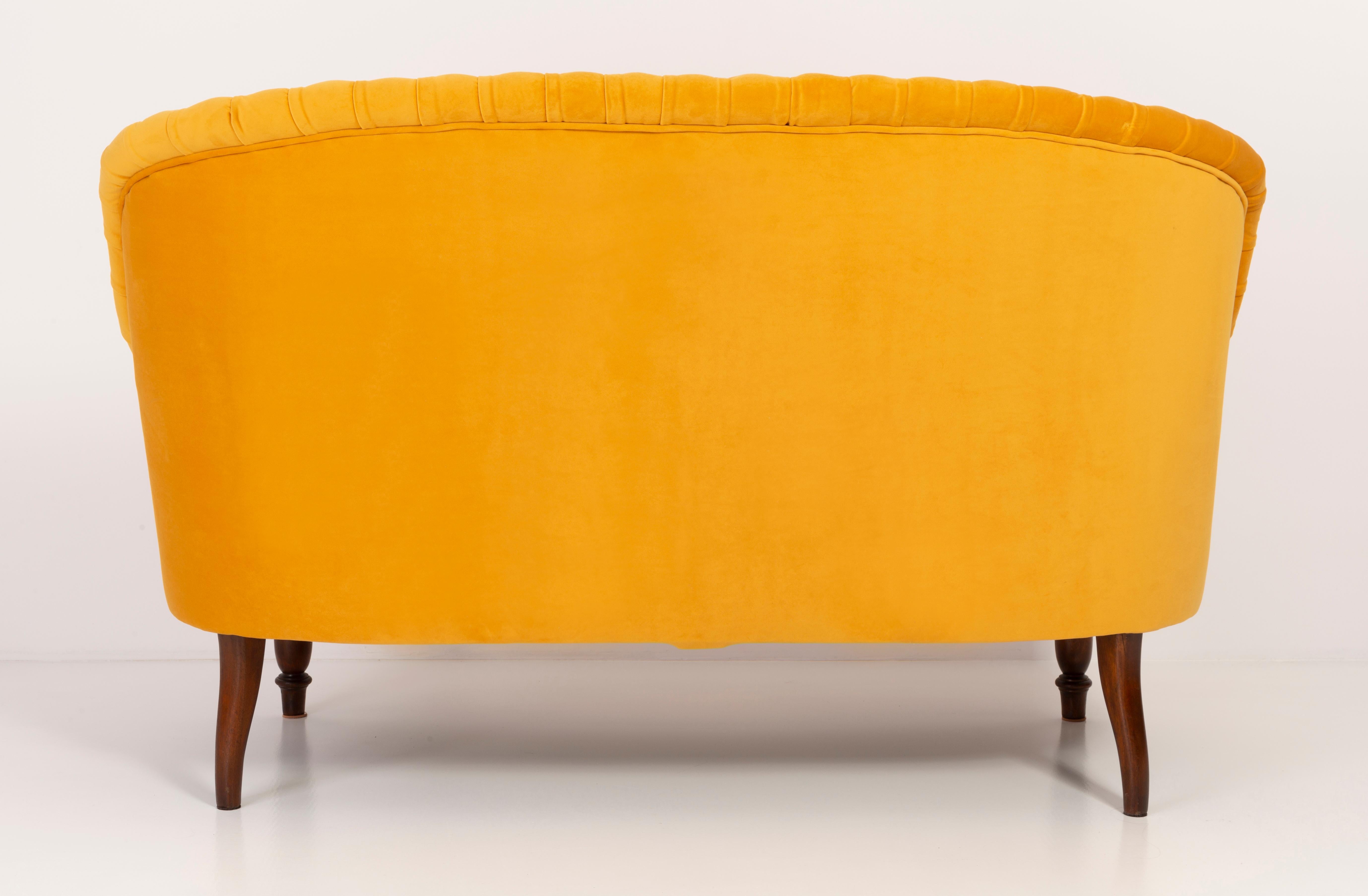 Sofa im Louis-XVI-Stil aus gelbem Senf, 1930er Jahre, Deutschland im Angebot 6