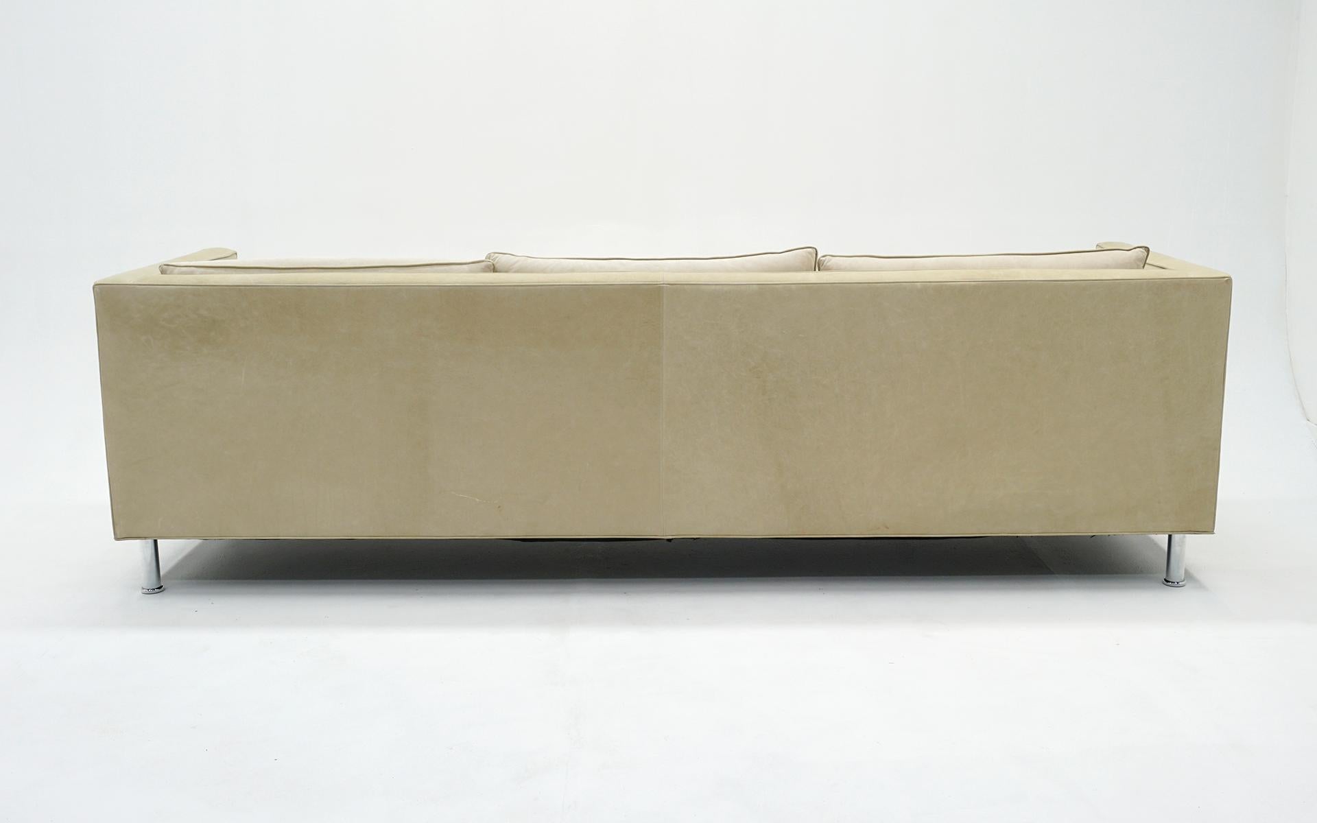 Sofa in Off White /Beige Leather with Mohair Cushions by Niedermaier, Chicago 1