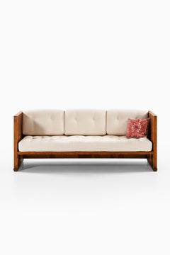 Sofa in Pine and Bouclé Attributed to Axel Einar Hjorth, 1930s