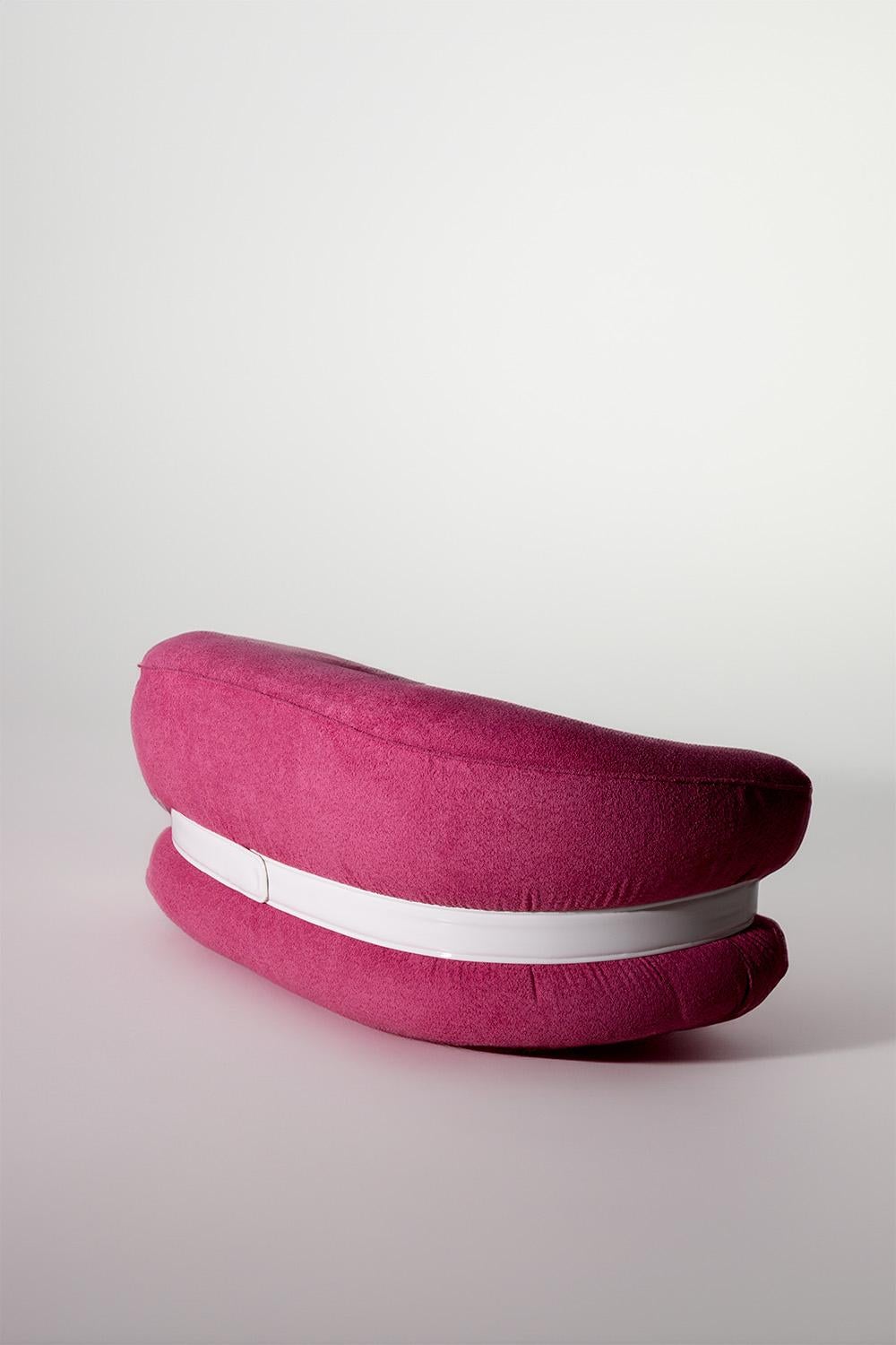 Sofá Premiere en bouclé rosa de Adriano Piazzesi Moderno de mediados de siglo en venta