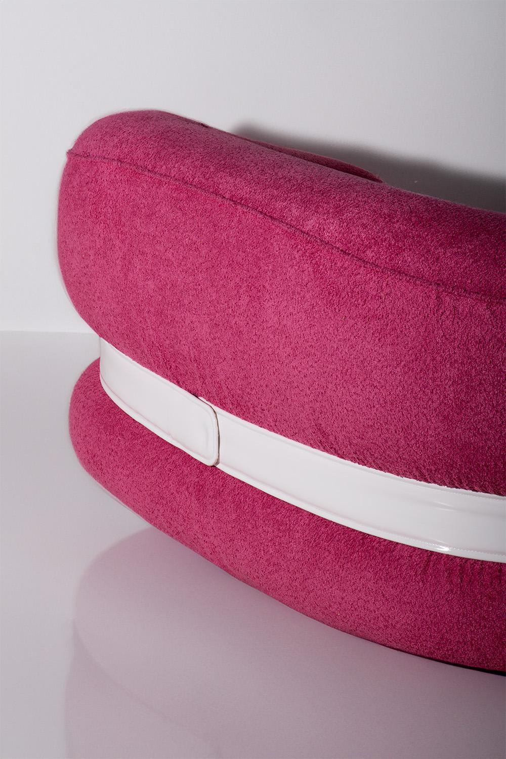 Sofá Premiere en bouclé rosa de Adriano Piazzesi Italian en venta