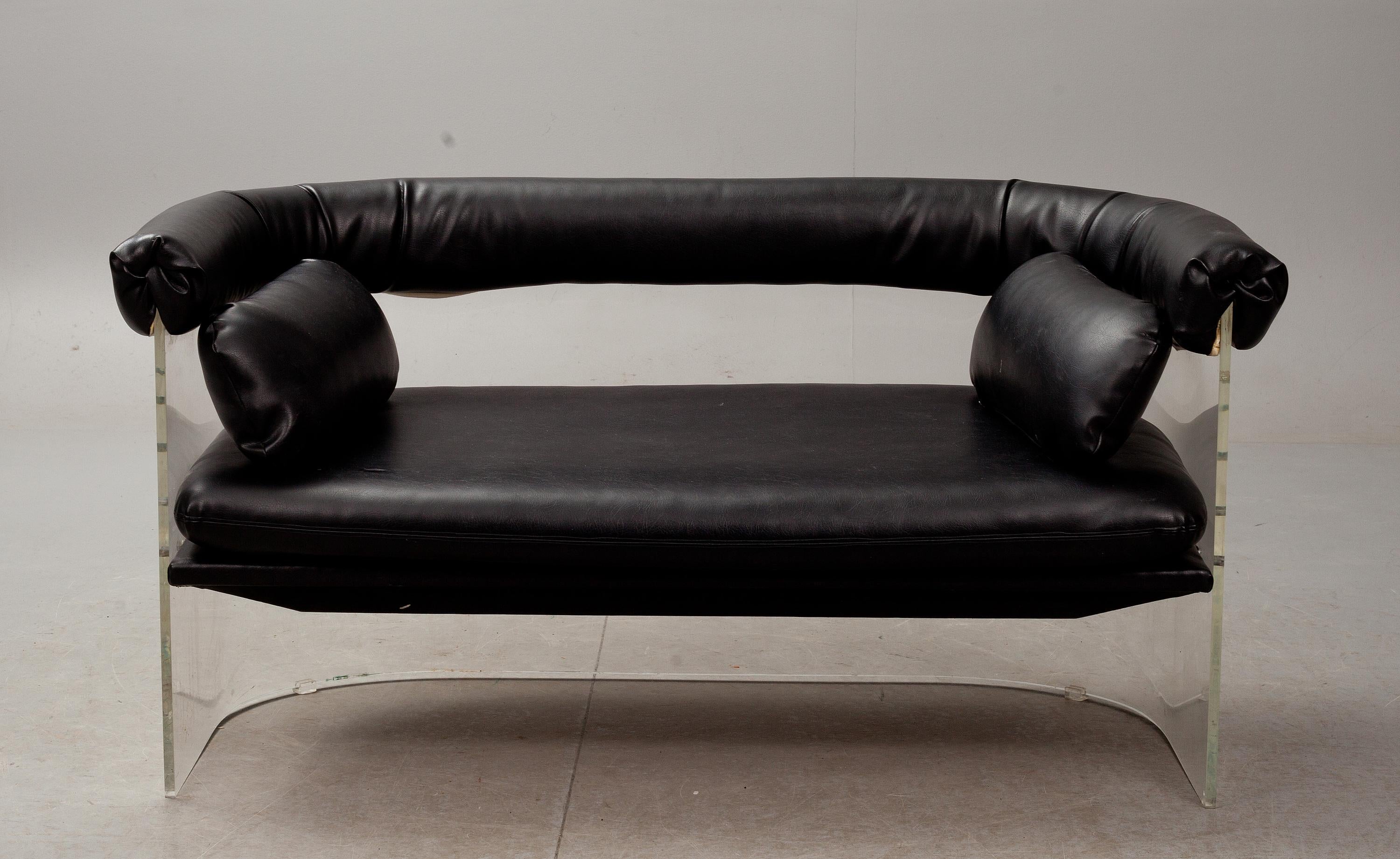 Sofa in Plexiglass Anonymous, France, 1970 In Fair Condition For Sale In Paris, FR