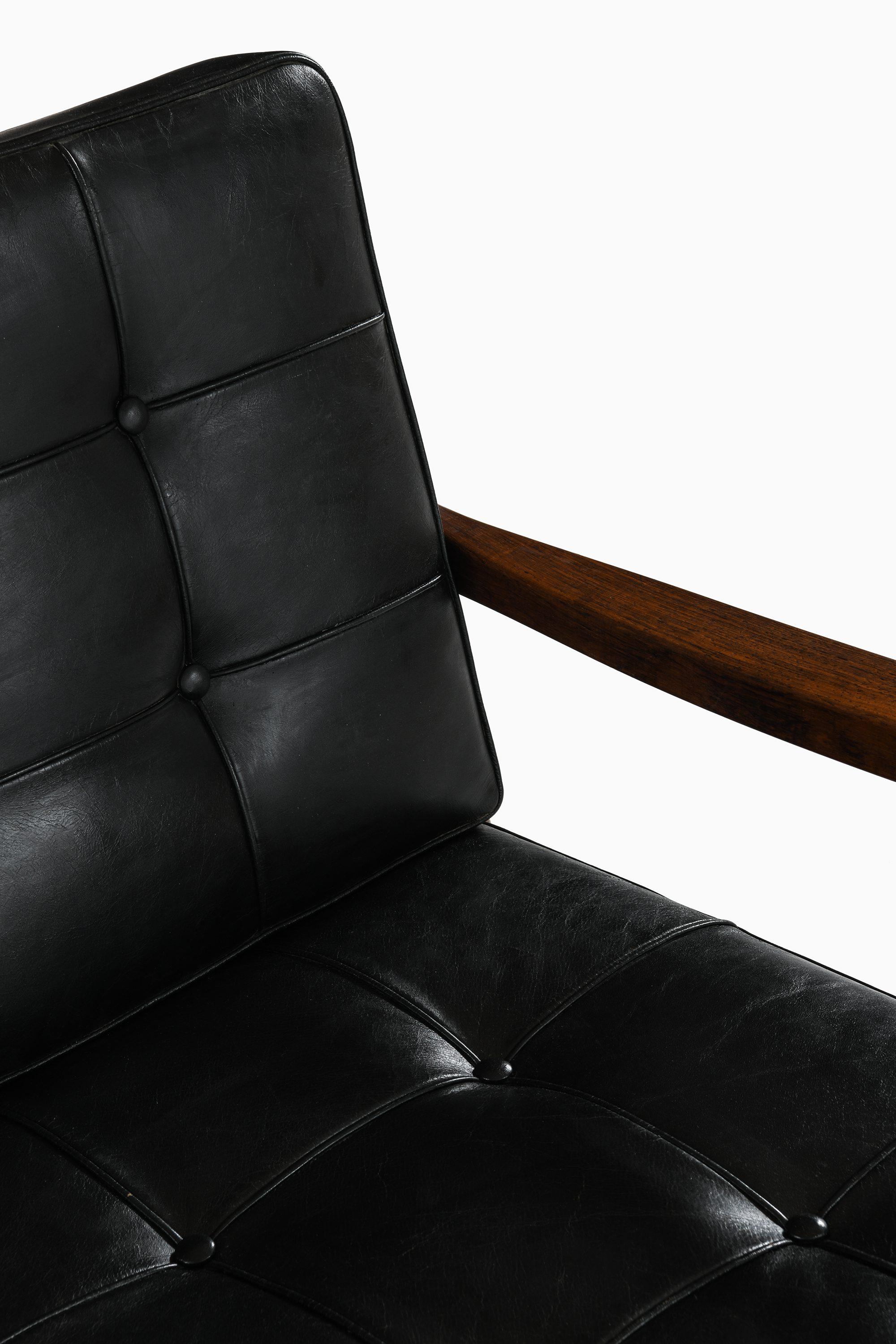 Sofa aus Palisanderholz und schwarzem Original-Leder von Ole Wanscher, 1951 (Rosenholz) im Angebot