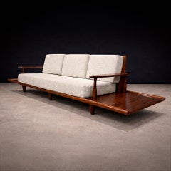 Sofá Moderno Brasileño en Madera Dura y Boucle del Liceo de Artes, c. 1960