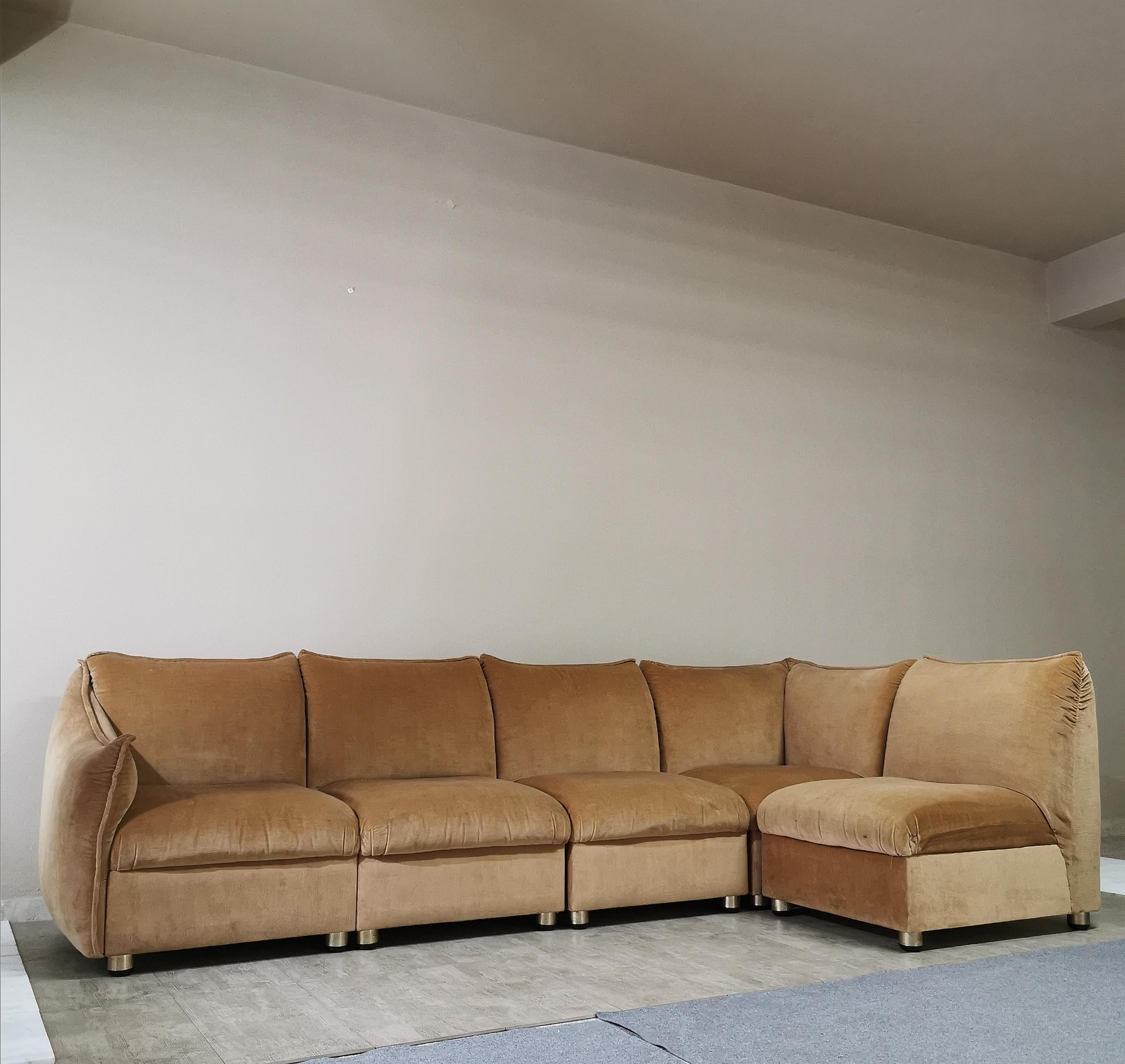 Modular Sofa Smooth Velvet Camel Mid Century Attributed to Cassina Italy, 1970s In Good Condition In Palermo, IT