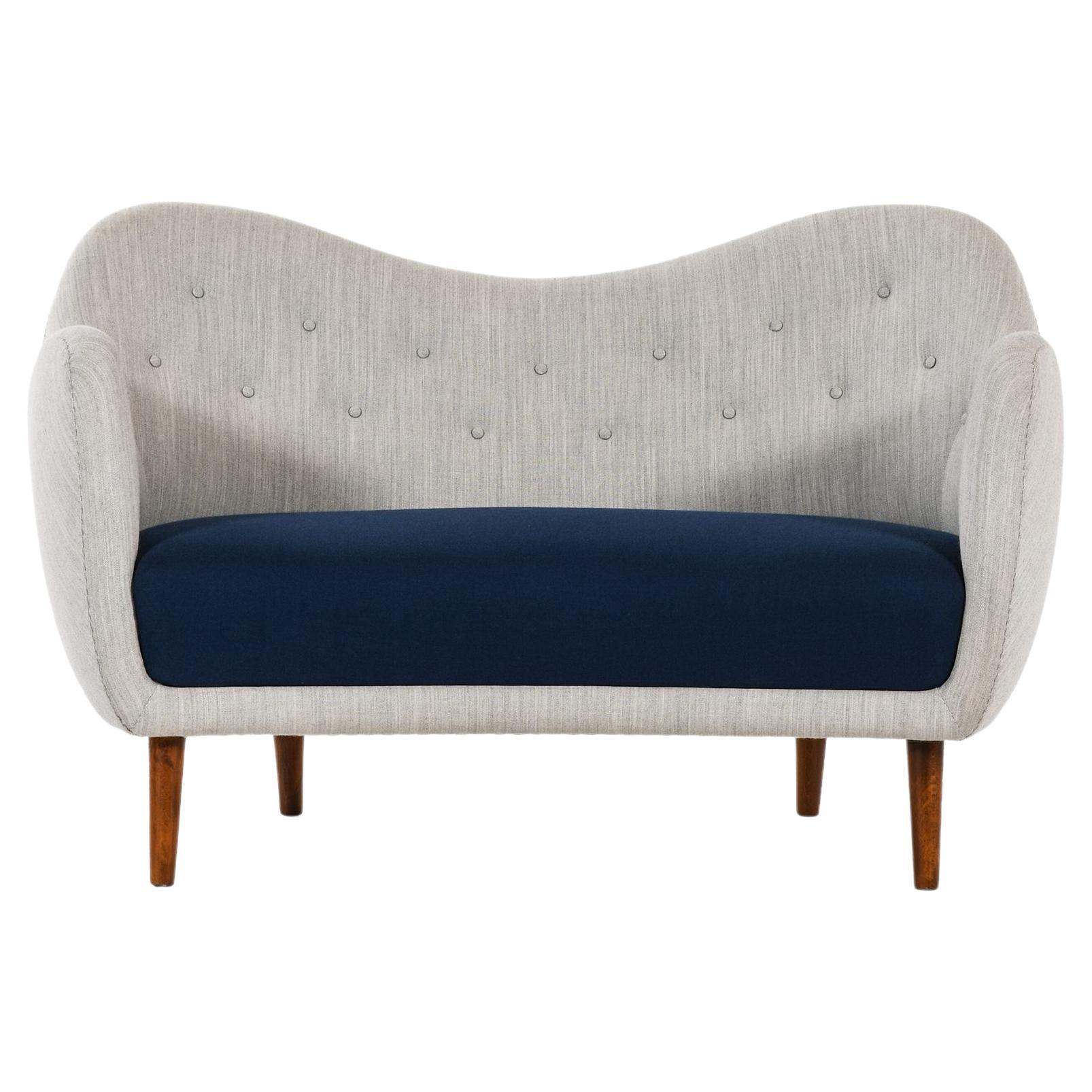 Canapé à pieds en Beeche teinté et retapissé par Finn Juhl, 1946 en vente