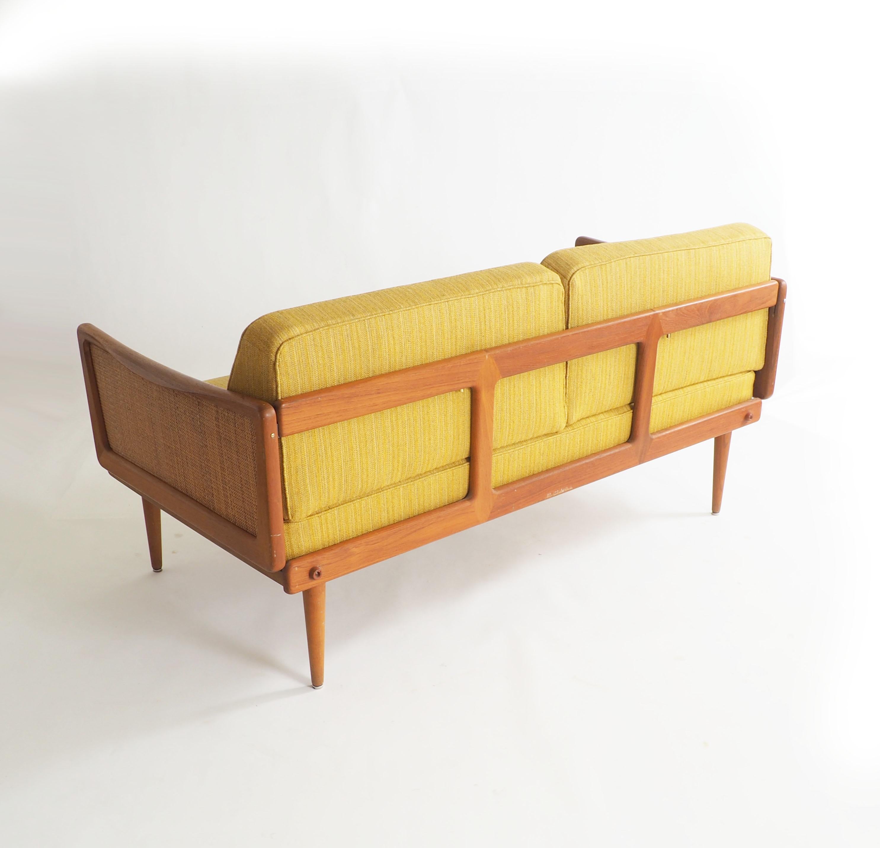 Sofa in Teak and Original Fabric by Peter Hvidt and Orla Mølgaard, Denmark In Good Condition In Goteborg, SE