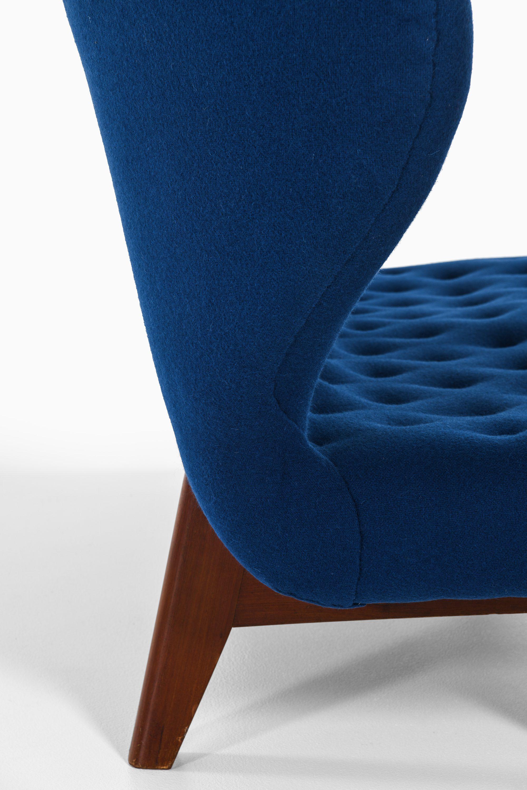Sofa in Teak and Reupholstered in Kvadrat Fabric, 1940's For Sale 3