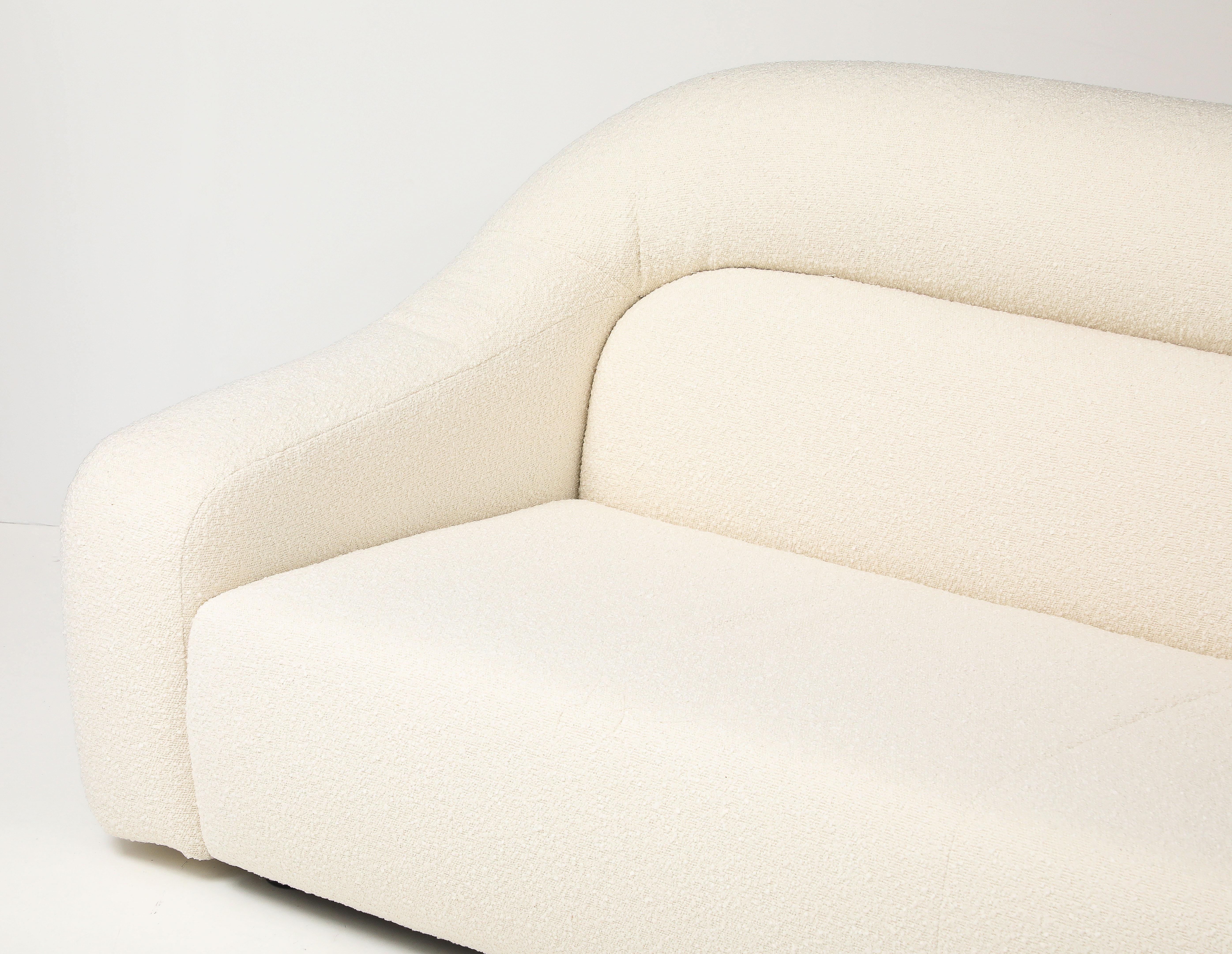Sofá de estilo George Bighinello para Eurosalotto en Boucle Marfil, Italia Moderno de mediados de siglo en venta