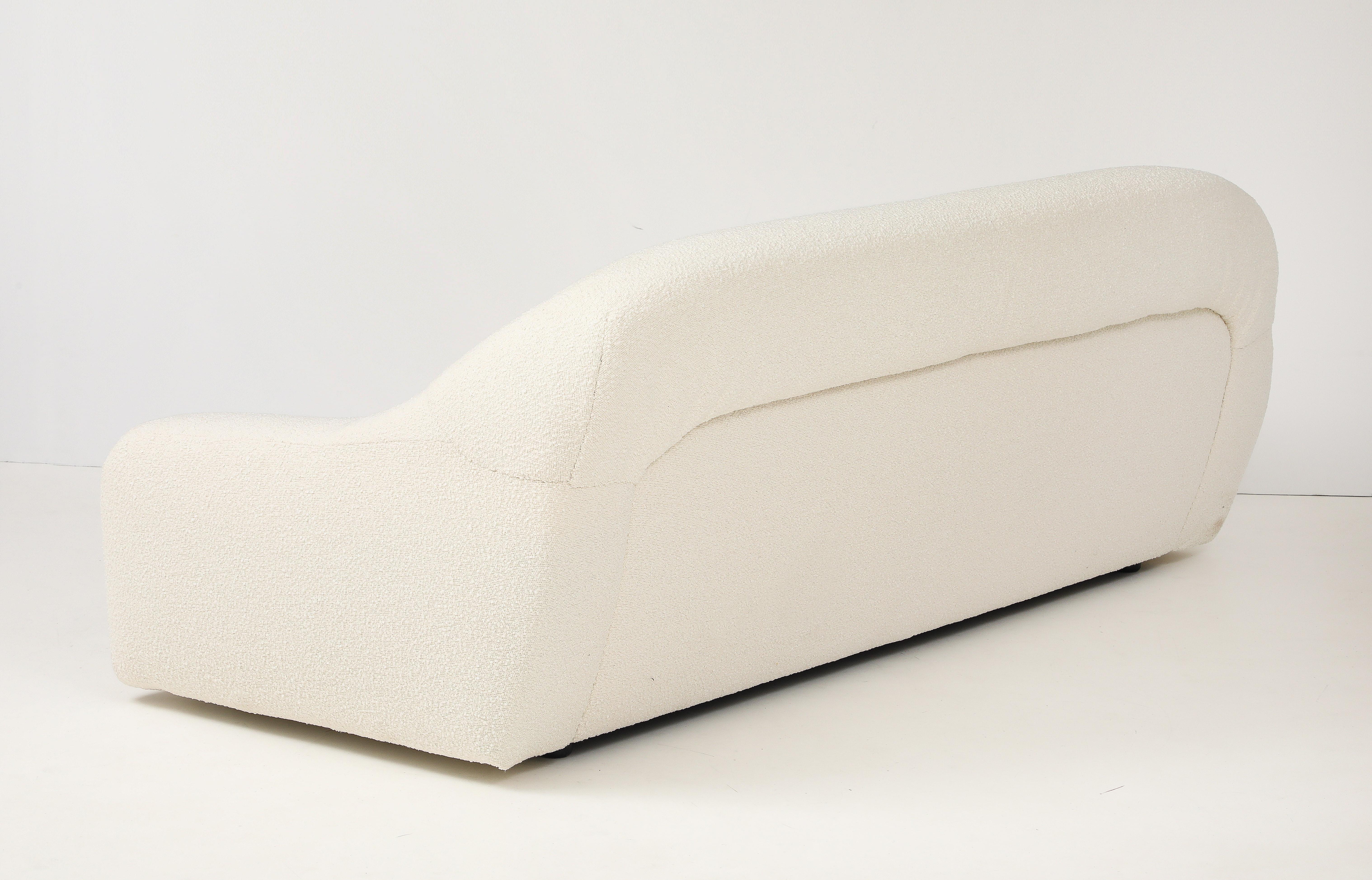 Sofá de estilo George Bighinello para Eurosalotto en Boucle Marfil, Italia en Nuevo estado para la venta en New York, NY