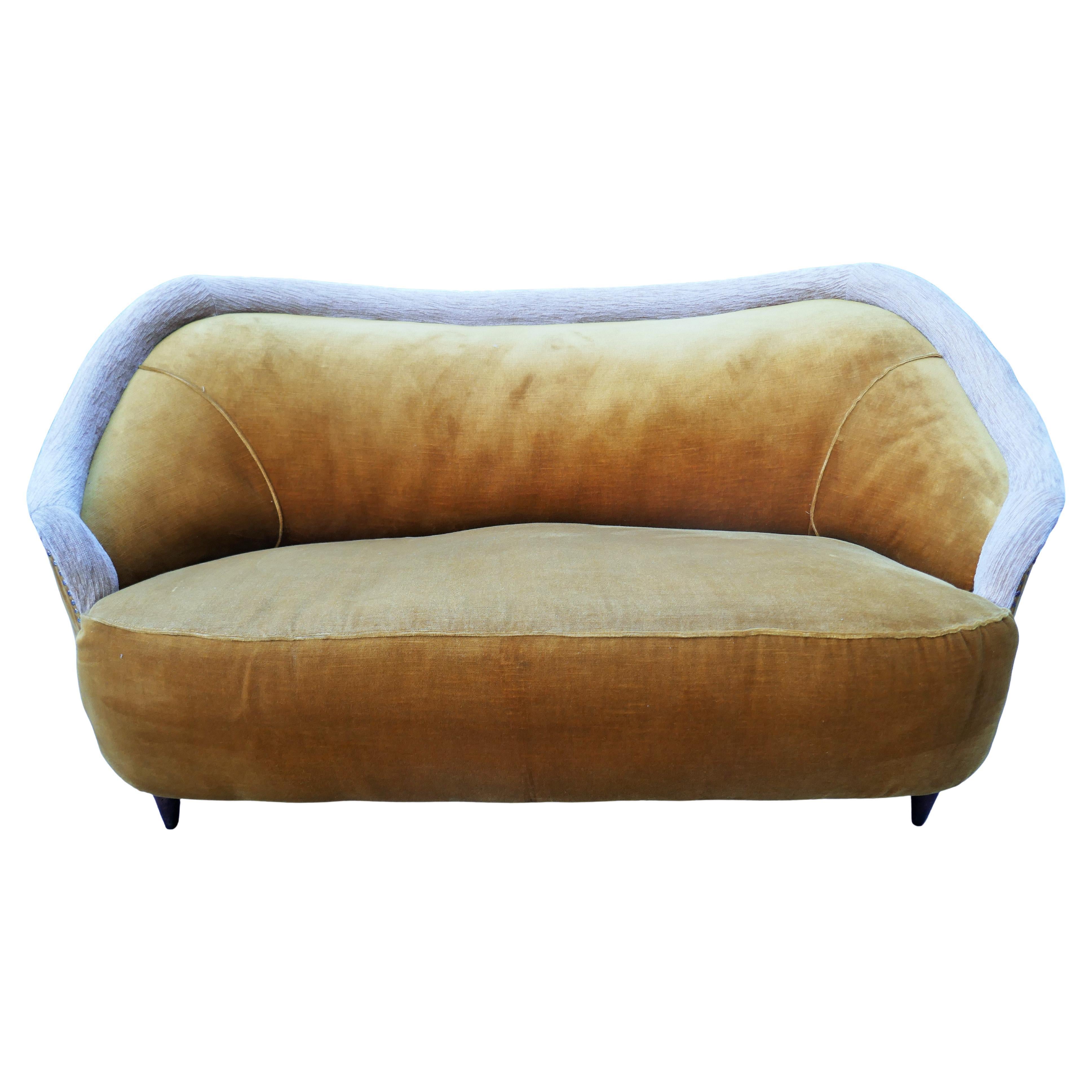 Moderne Canapé dans le style de Gio Ponti, Cesare Lacca, Guglielmo Veronesi. en vente