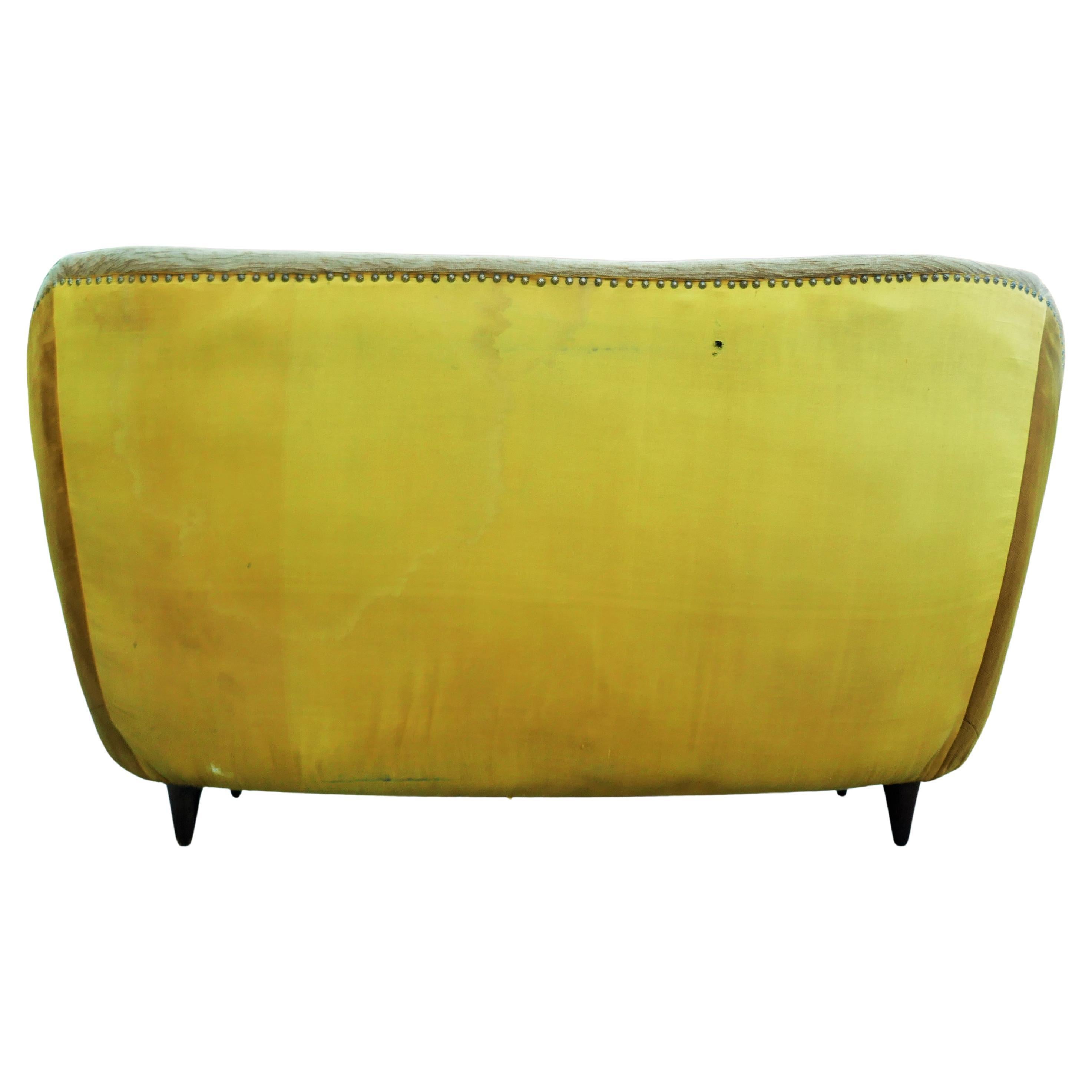 Italian Canapé dans le style de Gio Ponti, Cesare Lacca, Guglielmo Veronesi. en vente