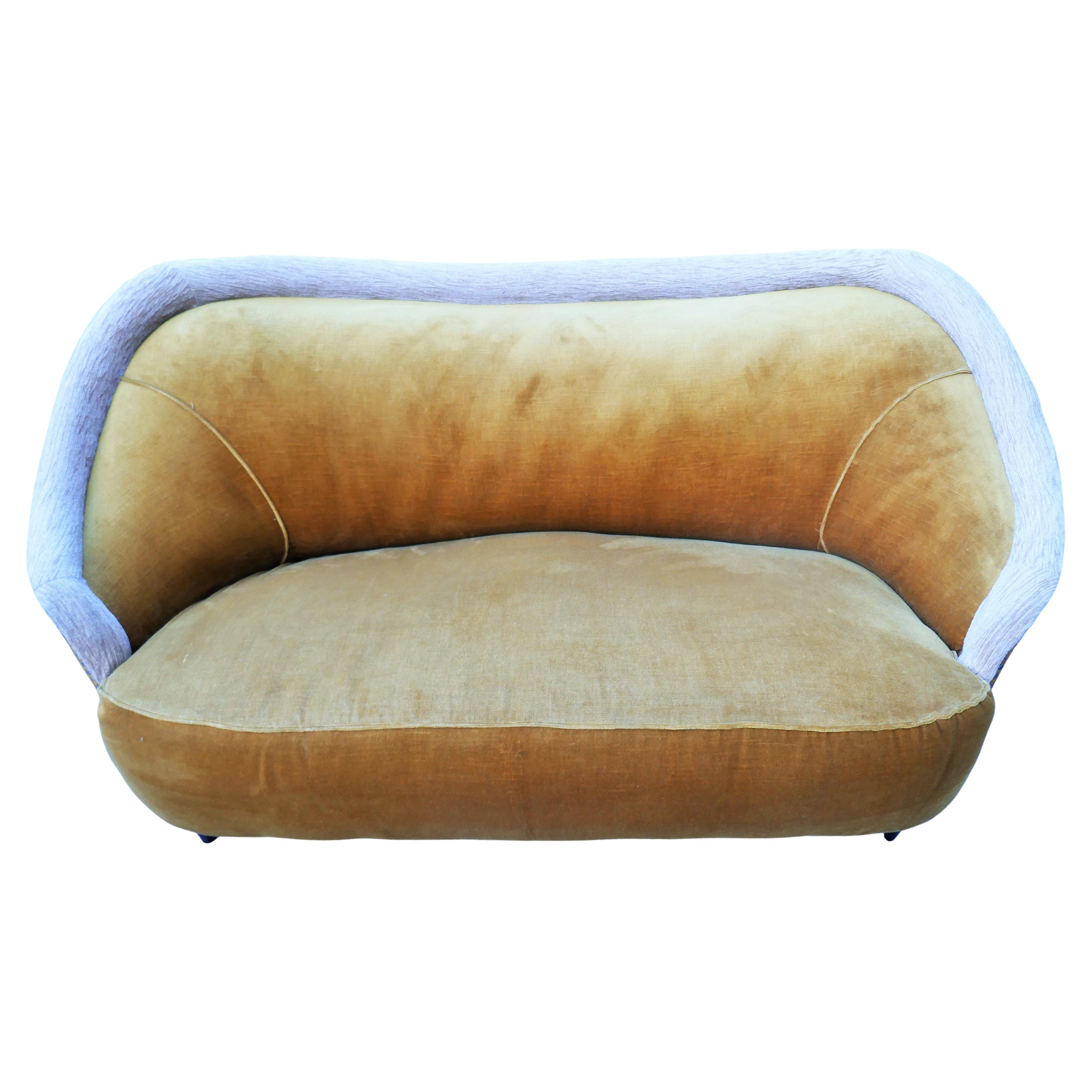 Canapé dans le style de Gio Ponti, Cesare Lacca, Guglielmo Veronesi. en vente 2