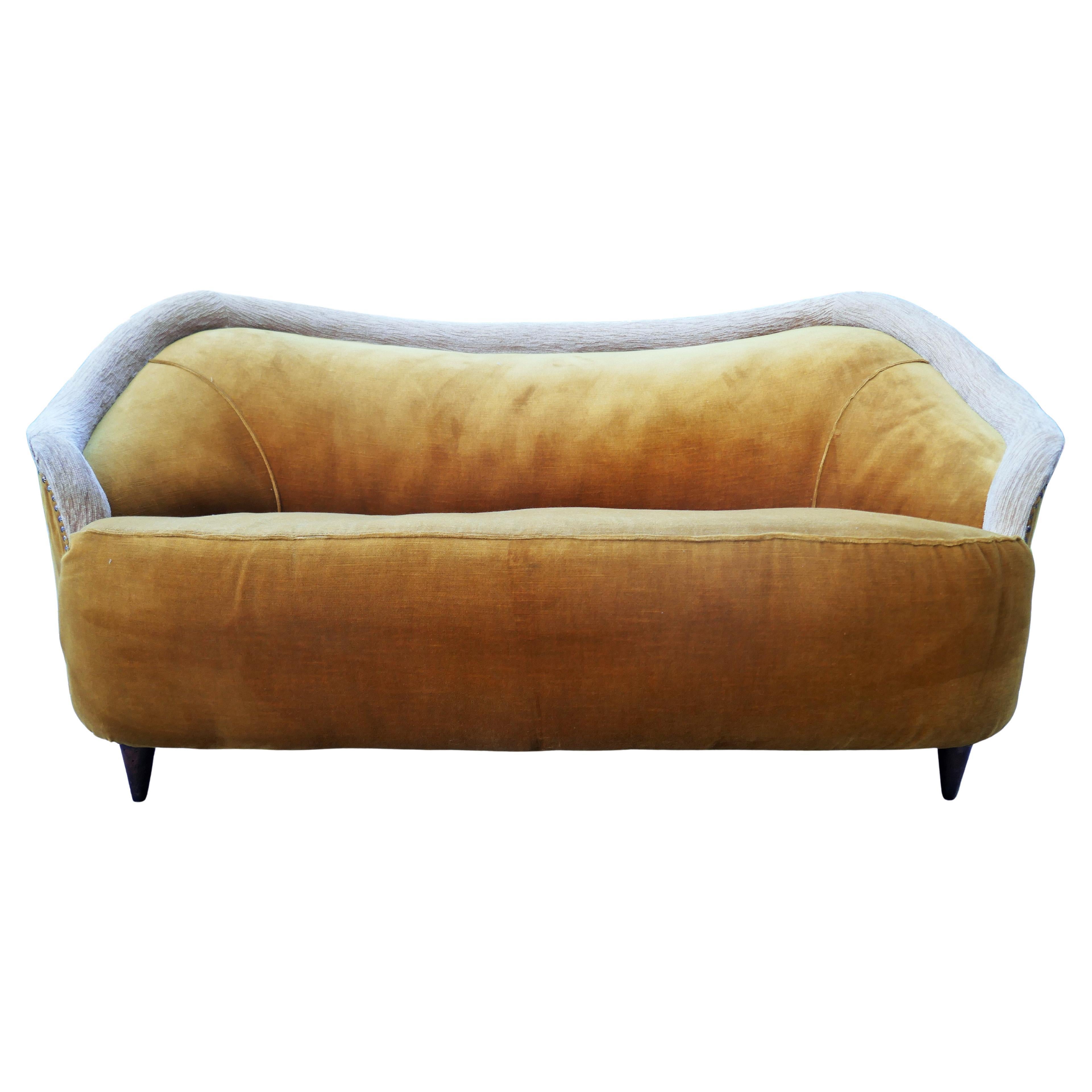 Sofa in the style of Gio Ponti, Cesare Lacca, Guglielmo Veronesi.