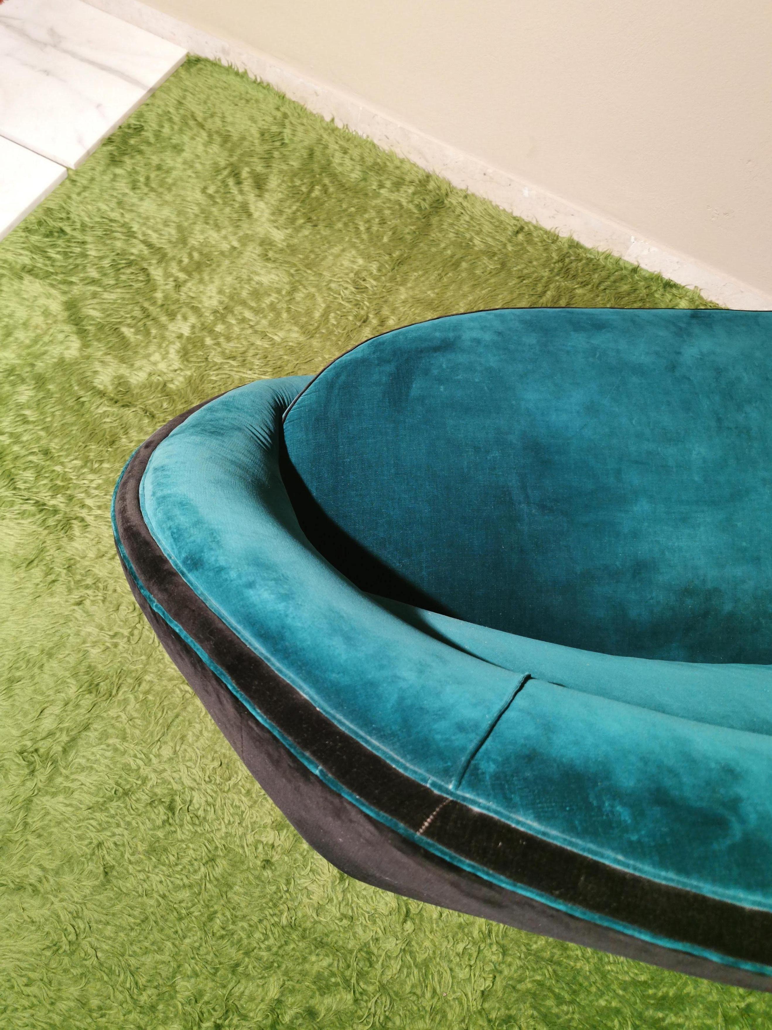 Sofa in the style of Gio Ponti Mid Century in Smooth Velvet Green Emerald, 1950s 5