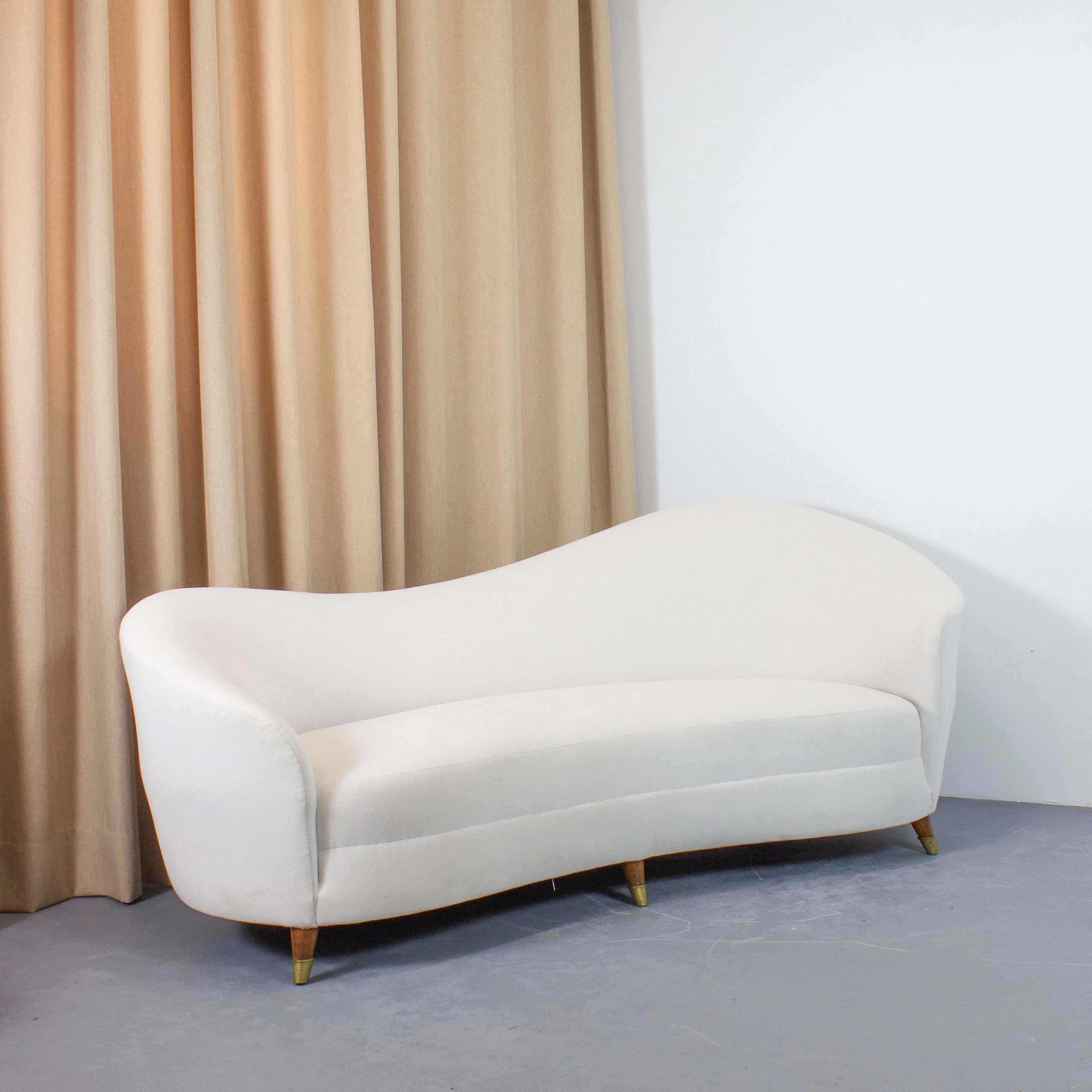 Sofa in washable white upholstery - Italy - Atr Federico Munari - c.1960 In Good Condition For Sale In Madrid, España