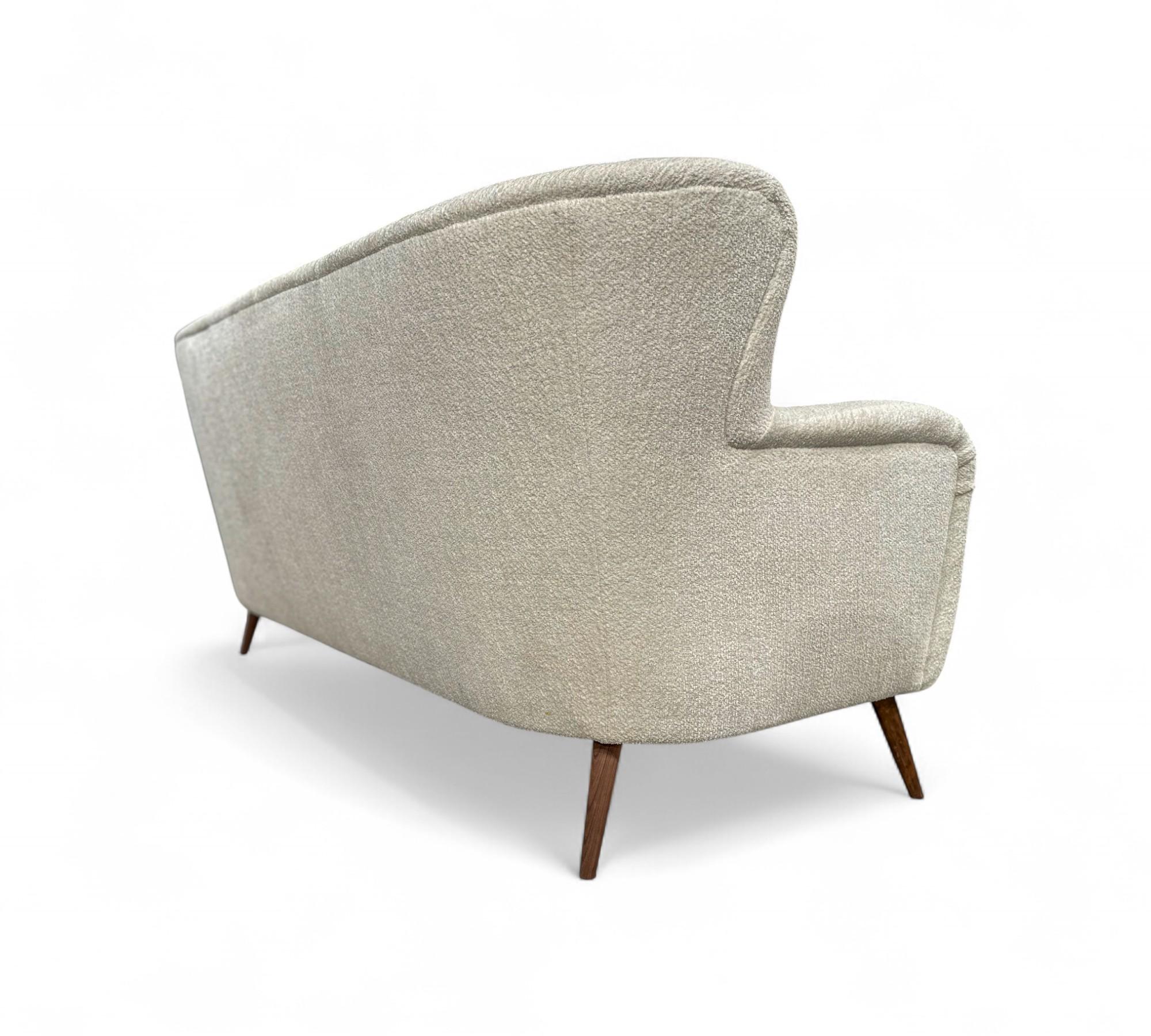 Sofa in White Boucle, Forma Brazil, 1960s - Lot 51 For Sale 1