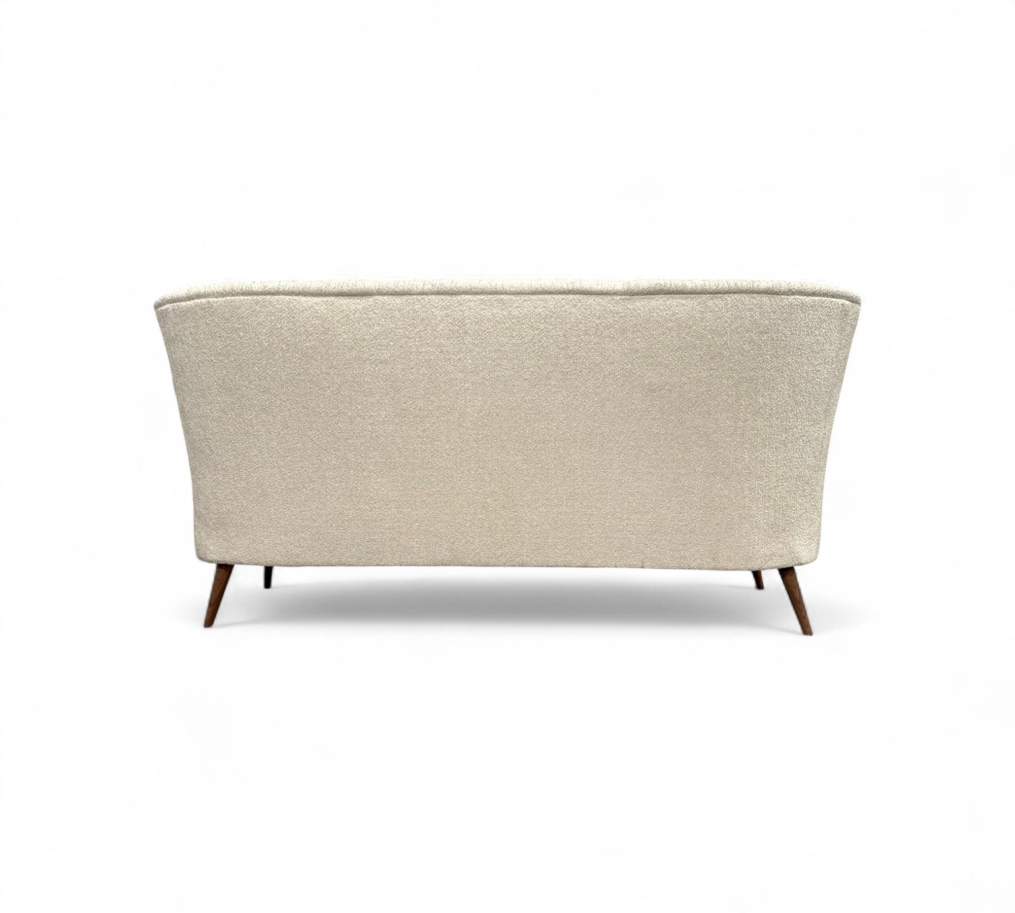 Sofa in White Boucle, Forma Brazil, 1960s - Lot 51 For Sale 2