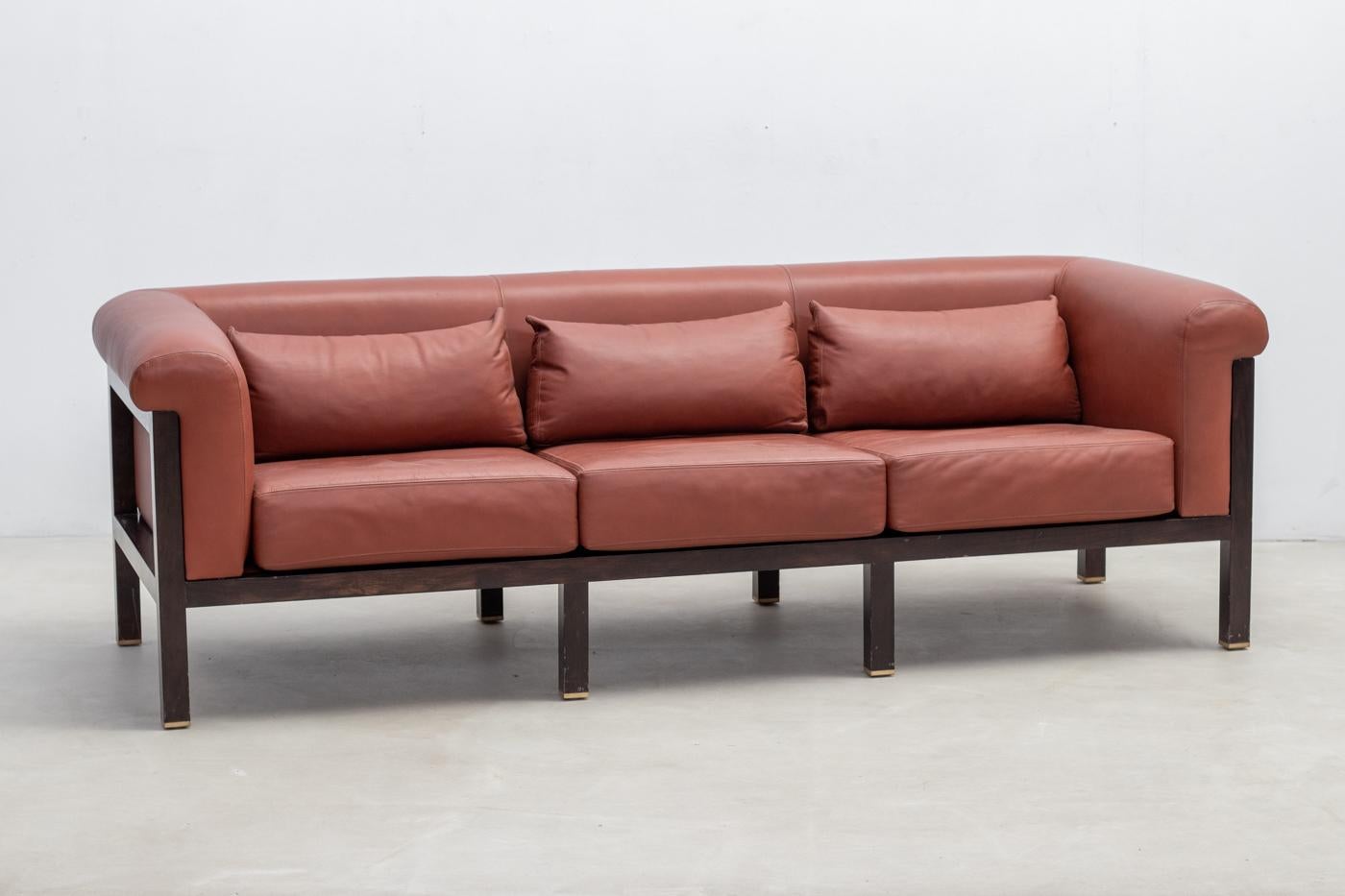 Sofa designed by the iconic Belgian designer of the 60s, Jules Wabbes. 
We are fortunate to be able to present this sofa model in its first original edition 