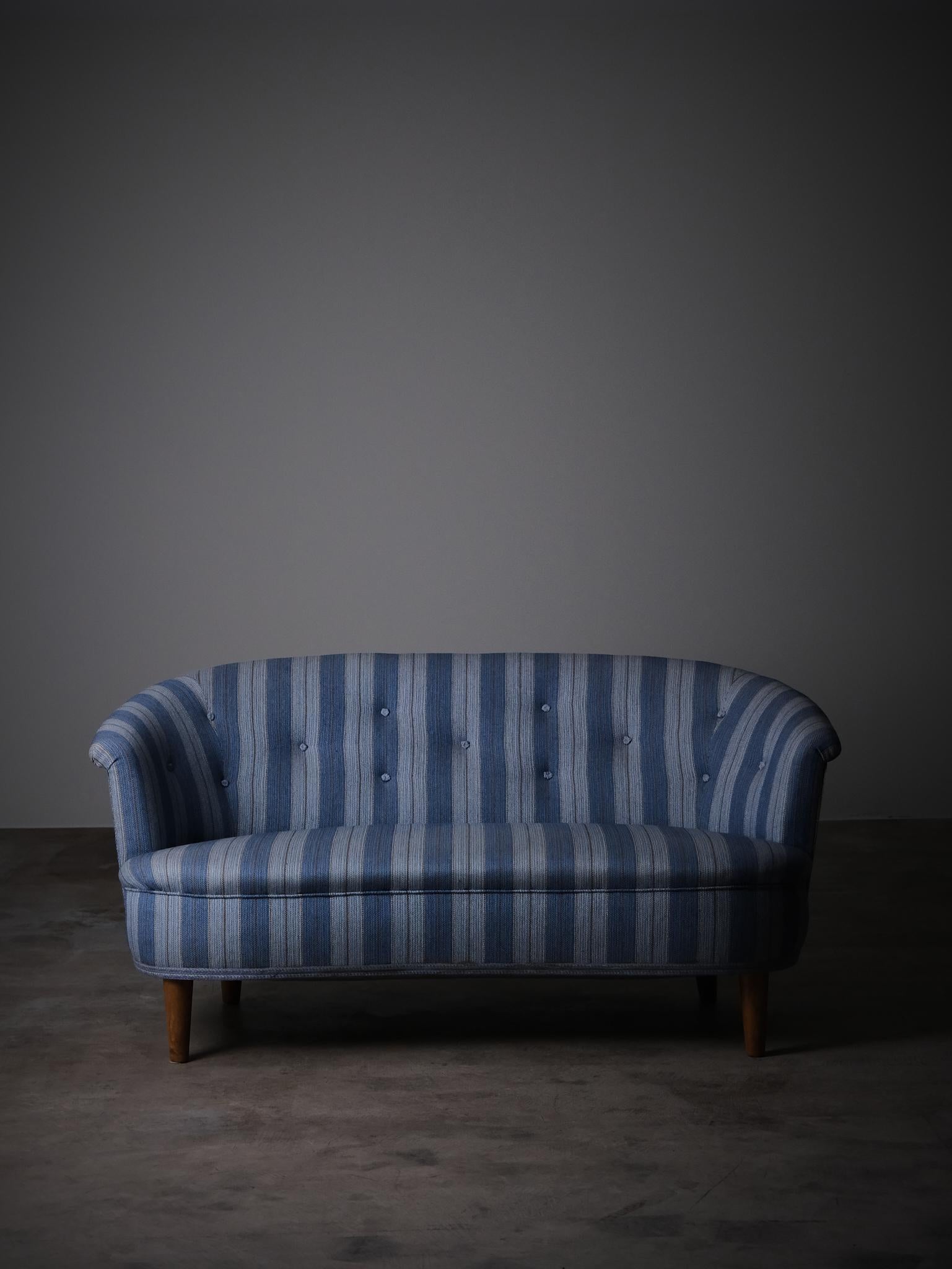 20th Century Sofa 'Little Roma' by Carl Malmsten, Sweden, 1940s For Sale